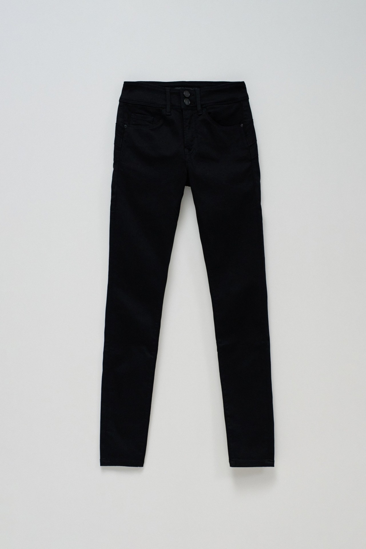 SECRET PUSH IN SKINNY JEANS