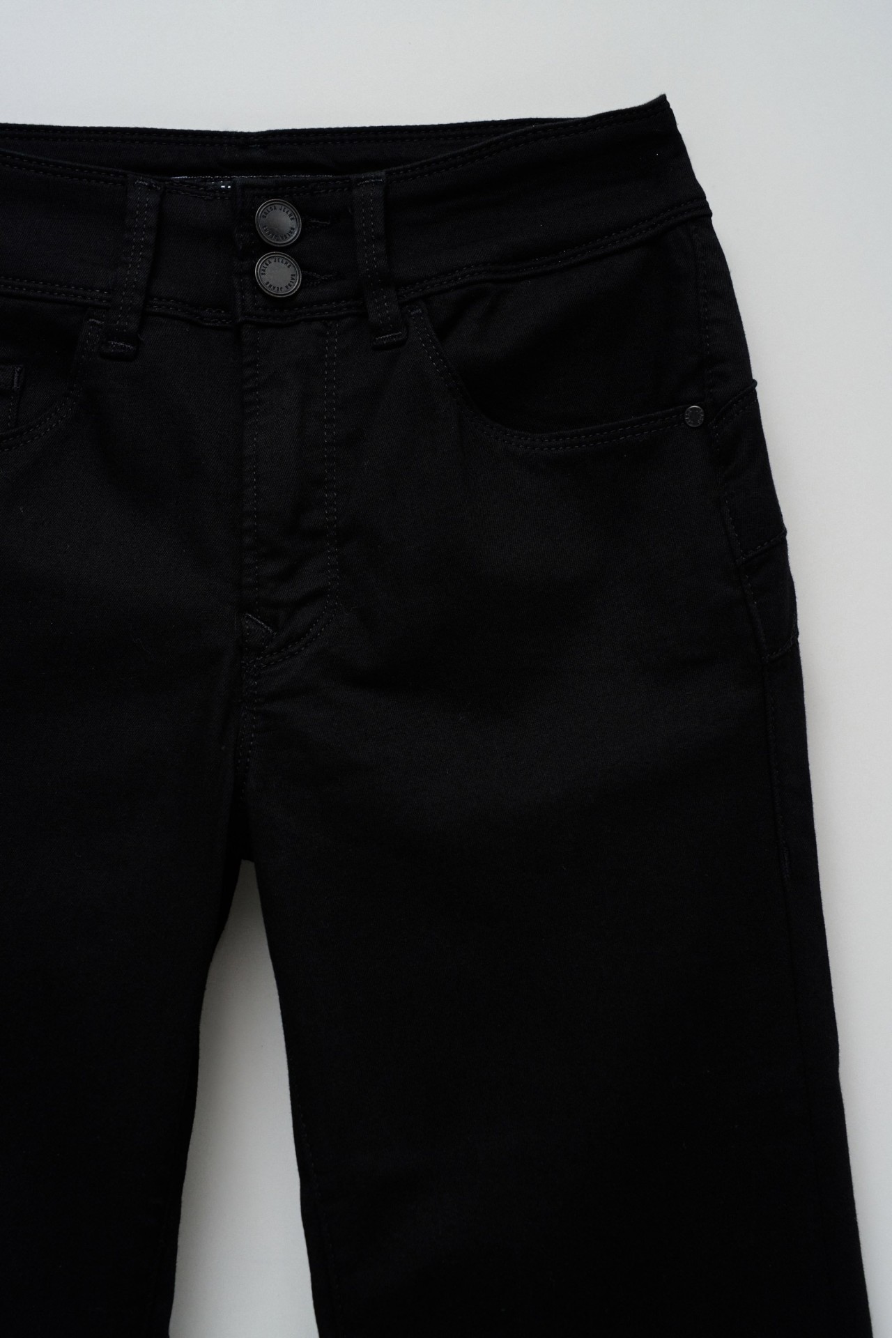 SECRET PUSH IN SLIM JEANS