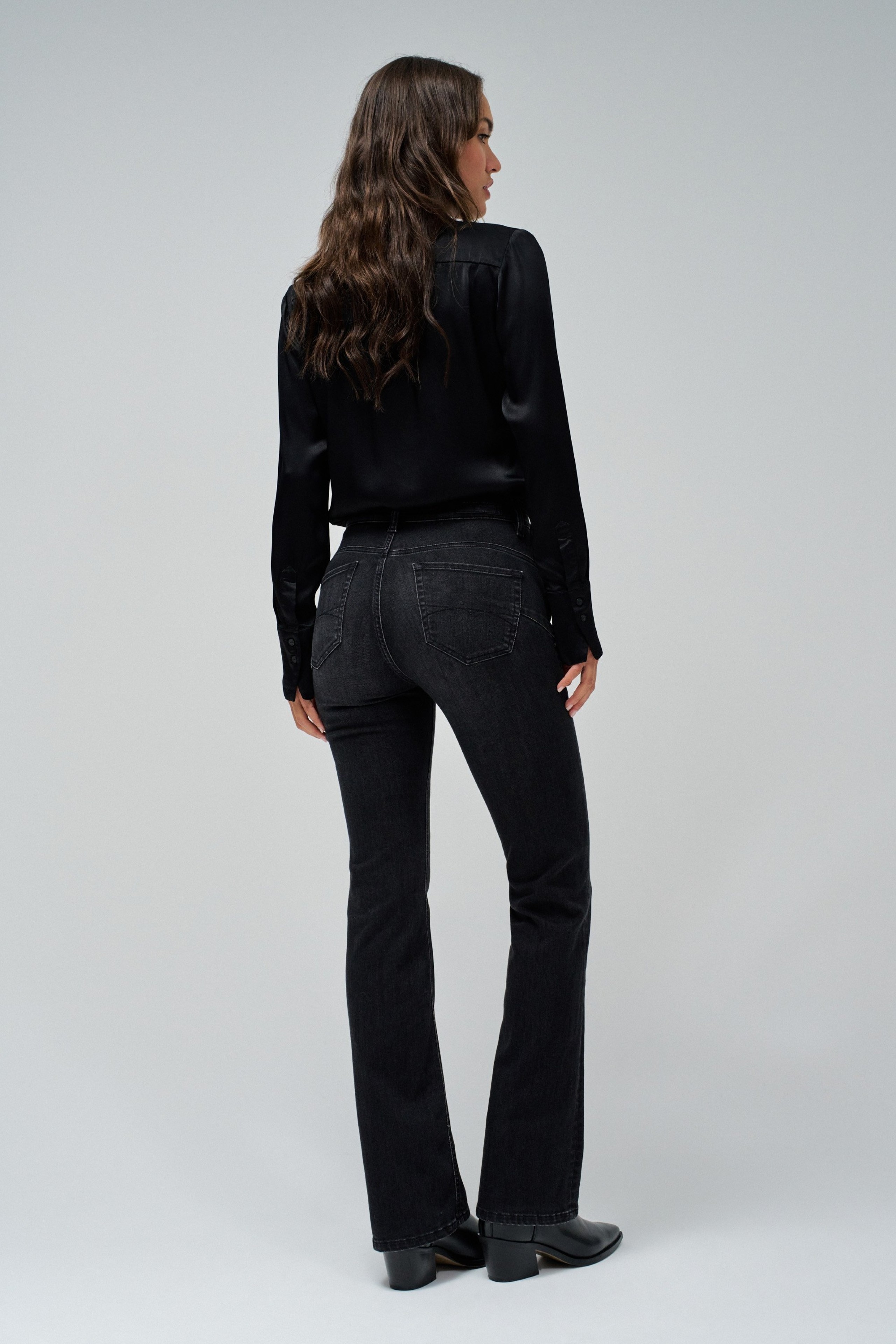 FAITH PUSH IN BOOTCUT JEANS