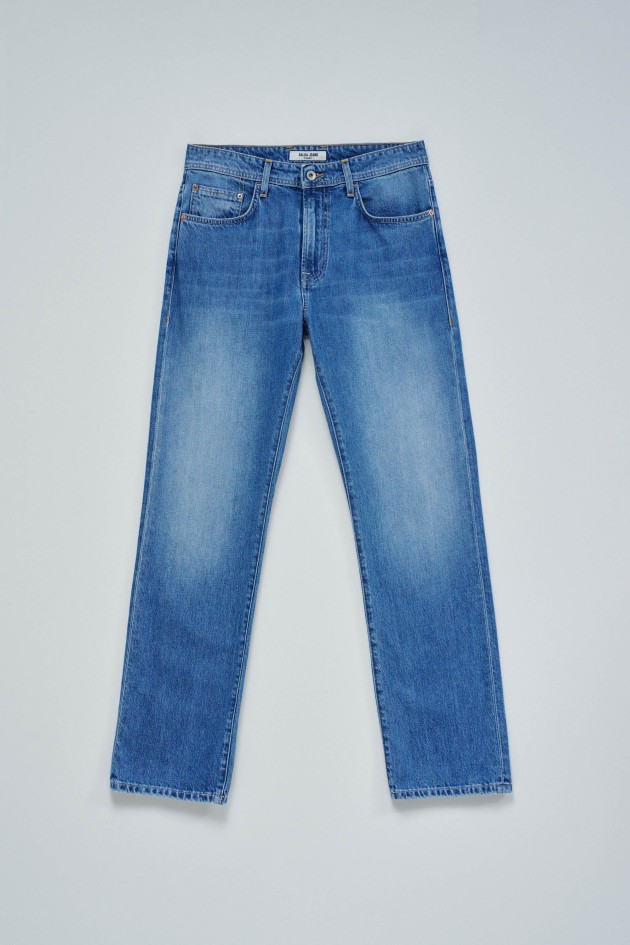 STRAIGHT FIT JEANS