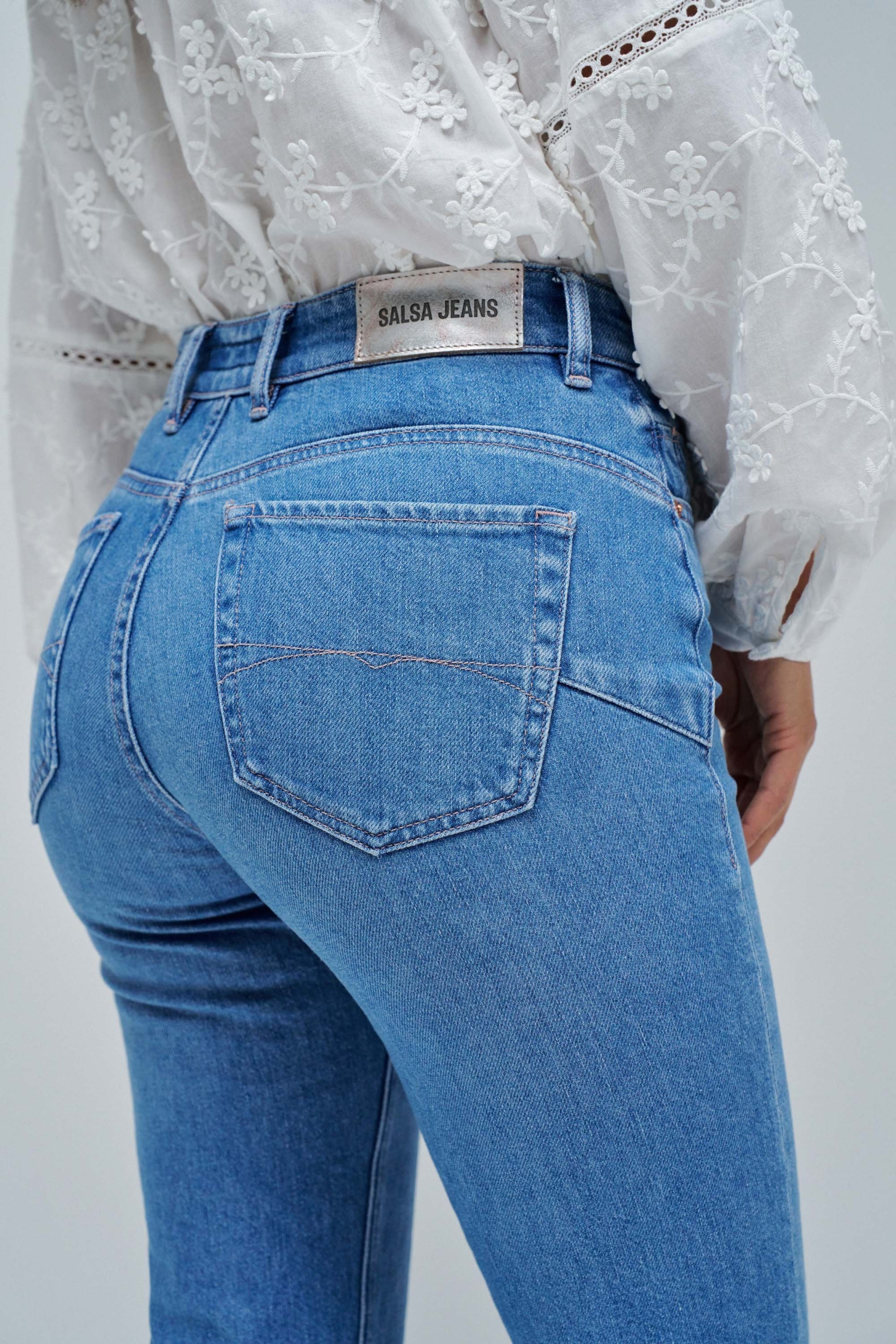 FAITH PUSH IN FLARE JEANS