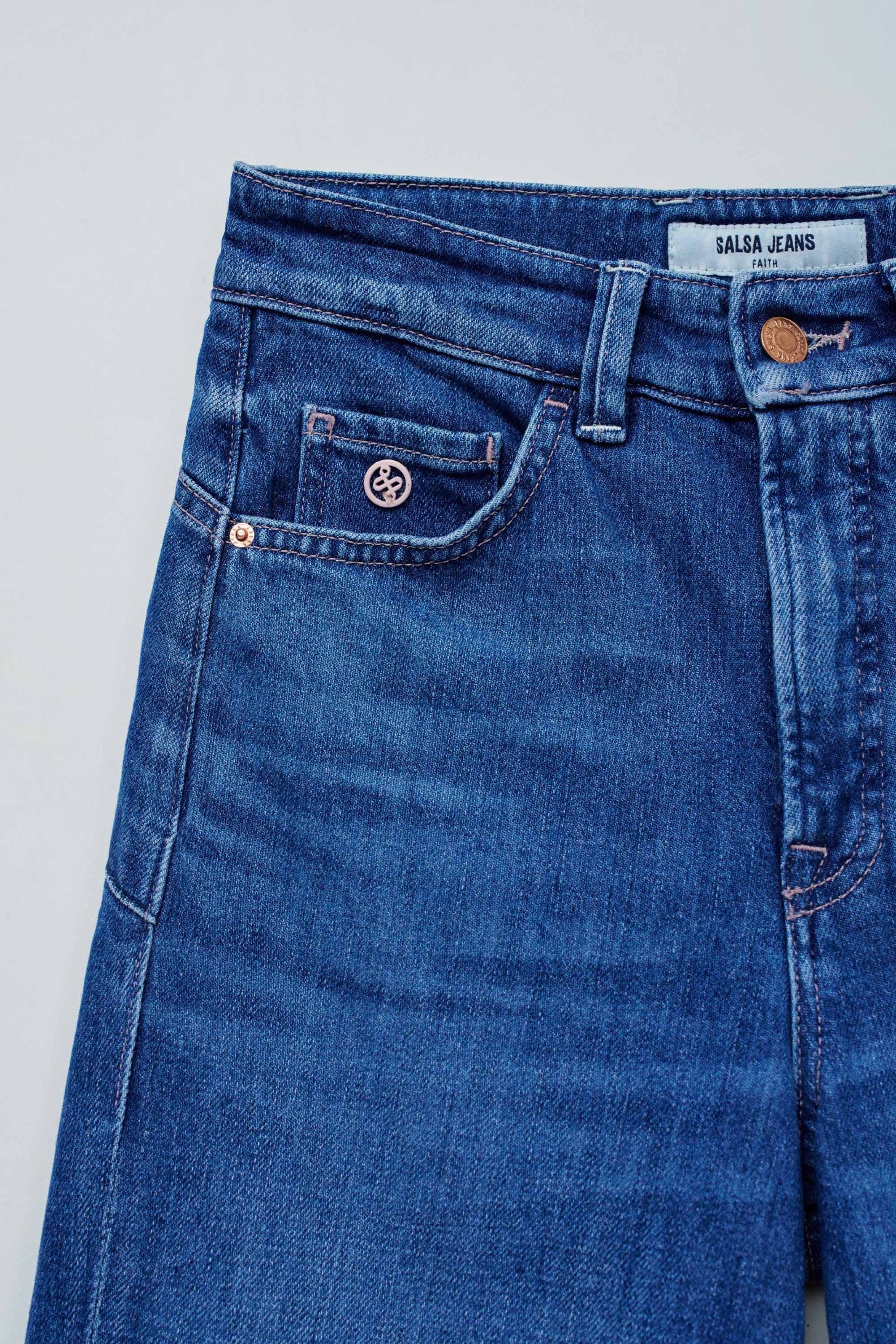 FAITH PUSH IN STRAIGHT JEANS