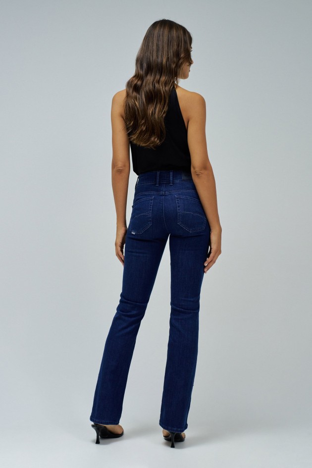 SECRET PUSH IN BOOTCUT JEANS