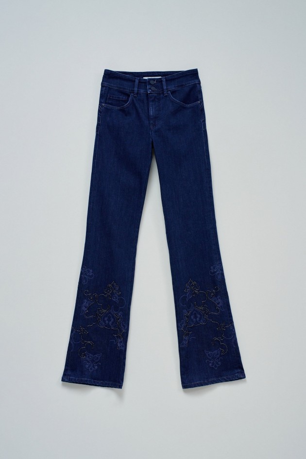 SECRET PUSH IN BOOTCUT JEANS