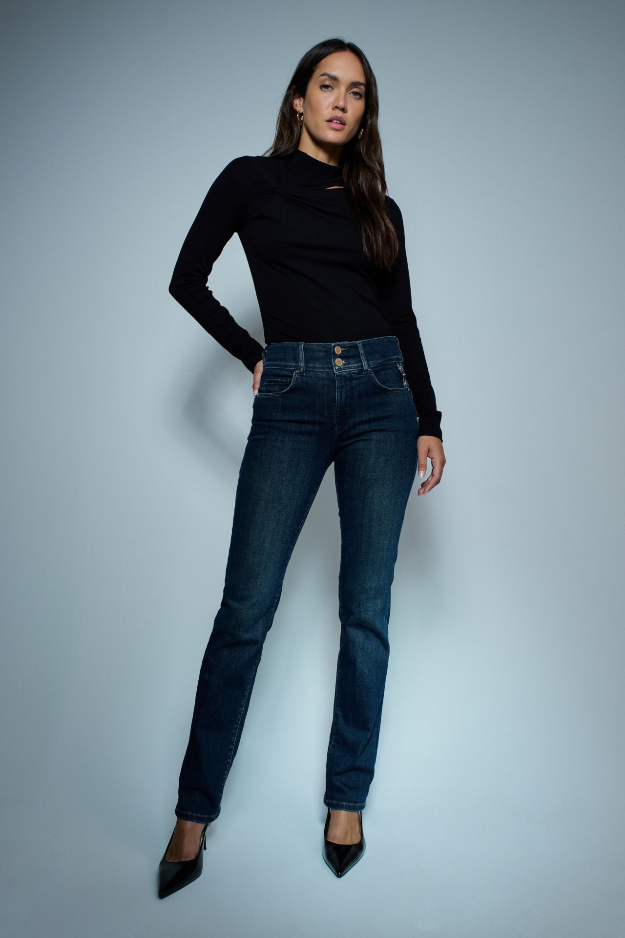 SECRET PUSH IN SLIM JEANS