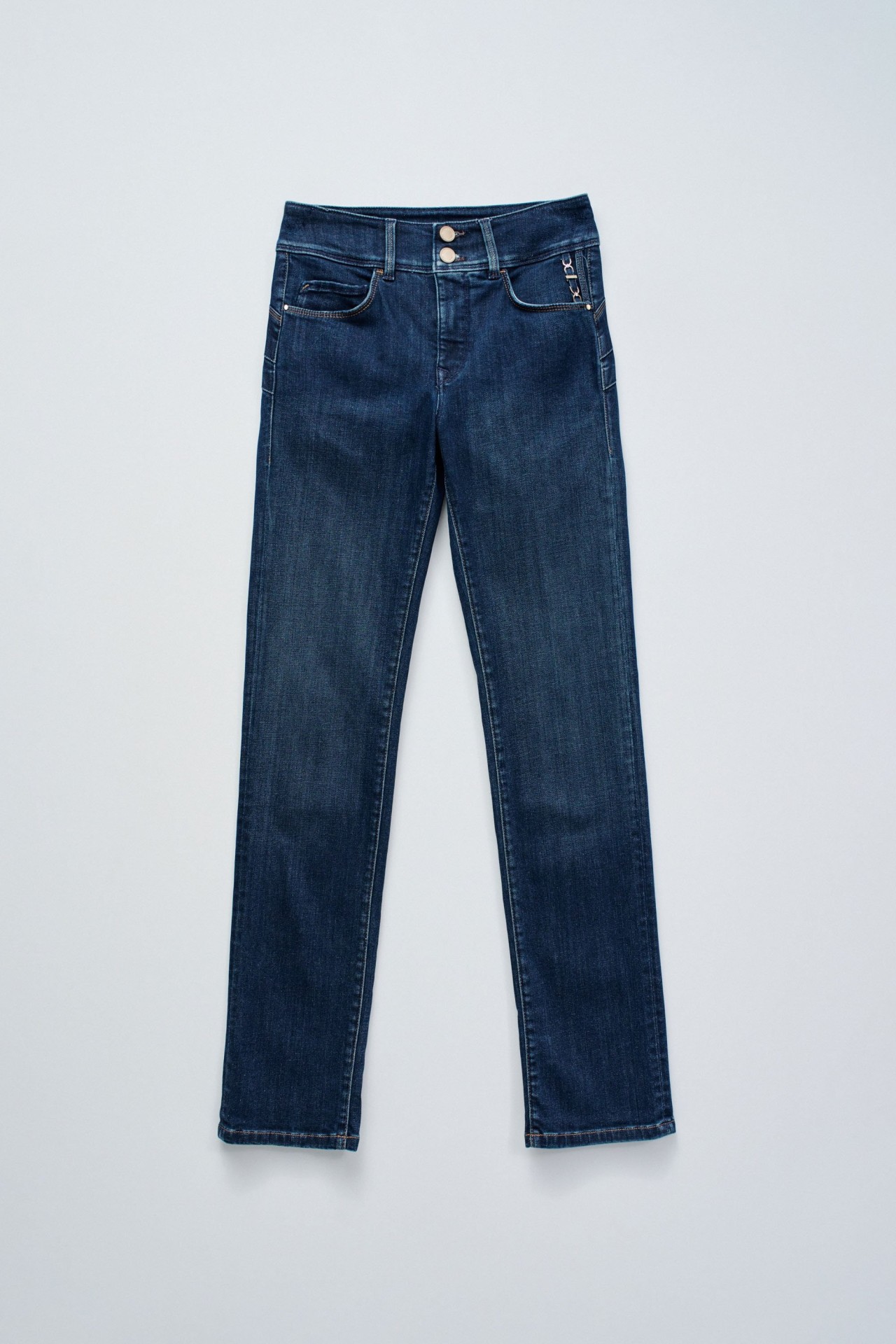 SECRET PUSH IN SLIM JEANS