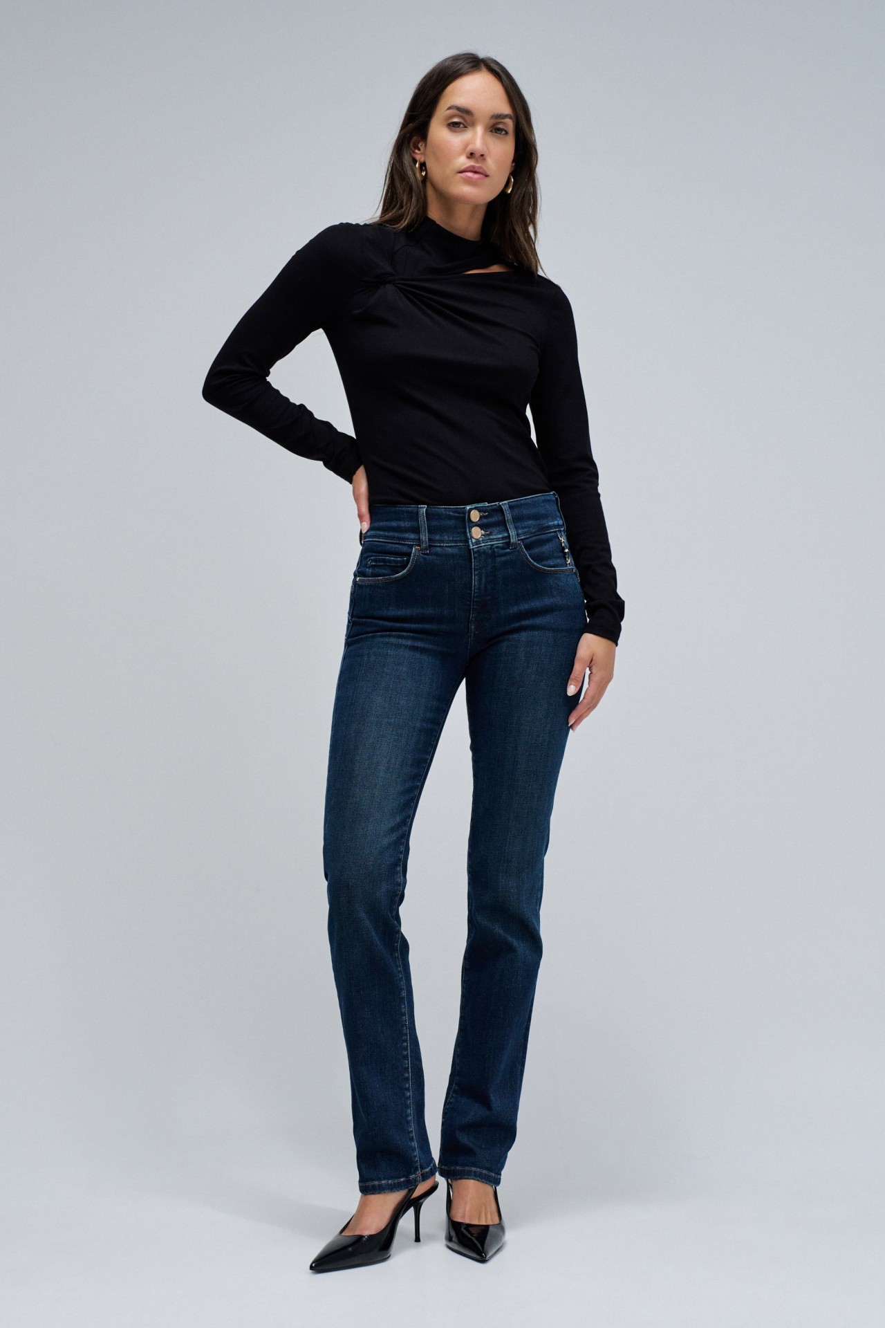 SECRET PUSH IN SLIM JEANS