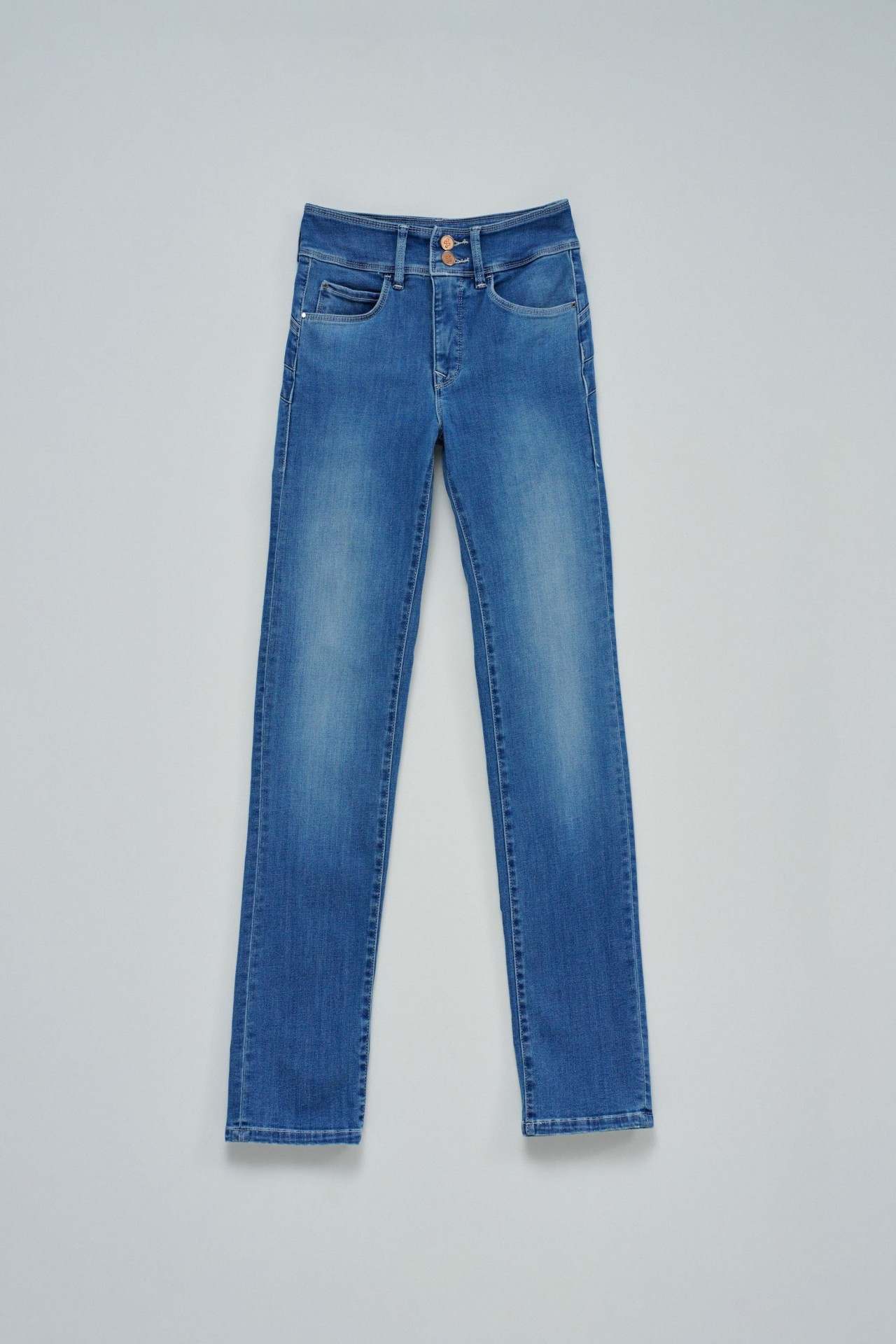 SECRET PUSH IN SLIM JEANS