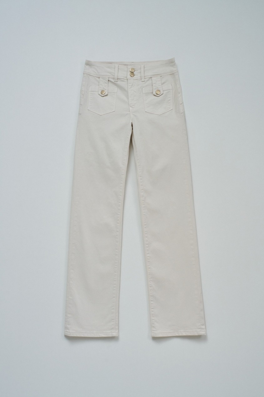 SECRET PUSH IN STRAIGHT JEANS