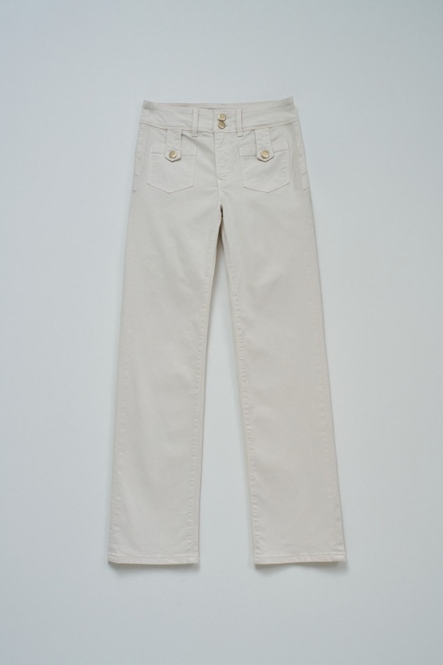 SECRET PUSH IN STRAIGHT JEANS