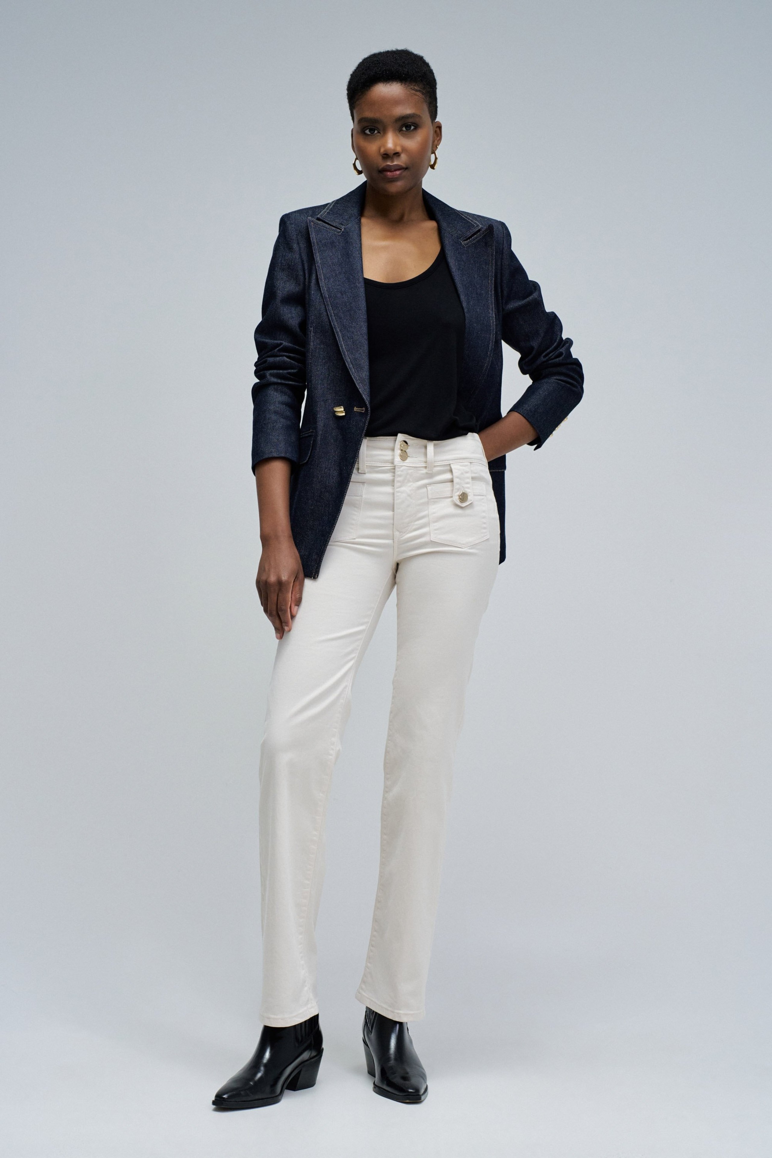 SECRET PUSH IN STRAIGHT JEANS