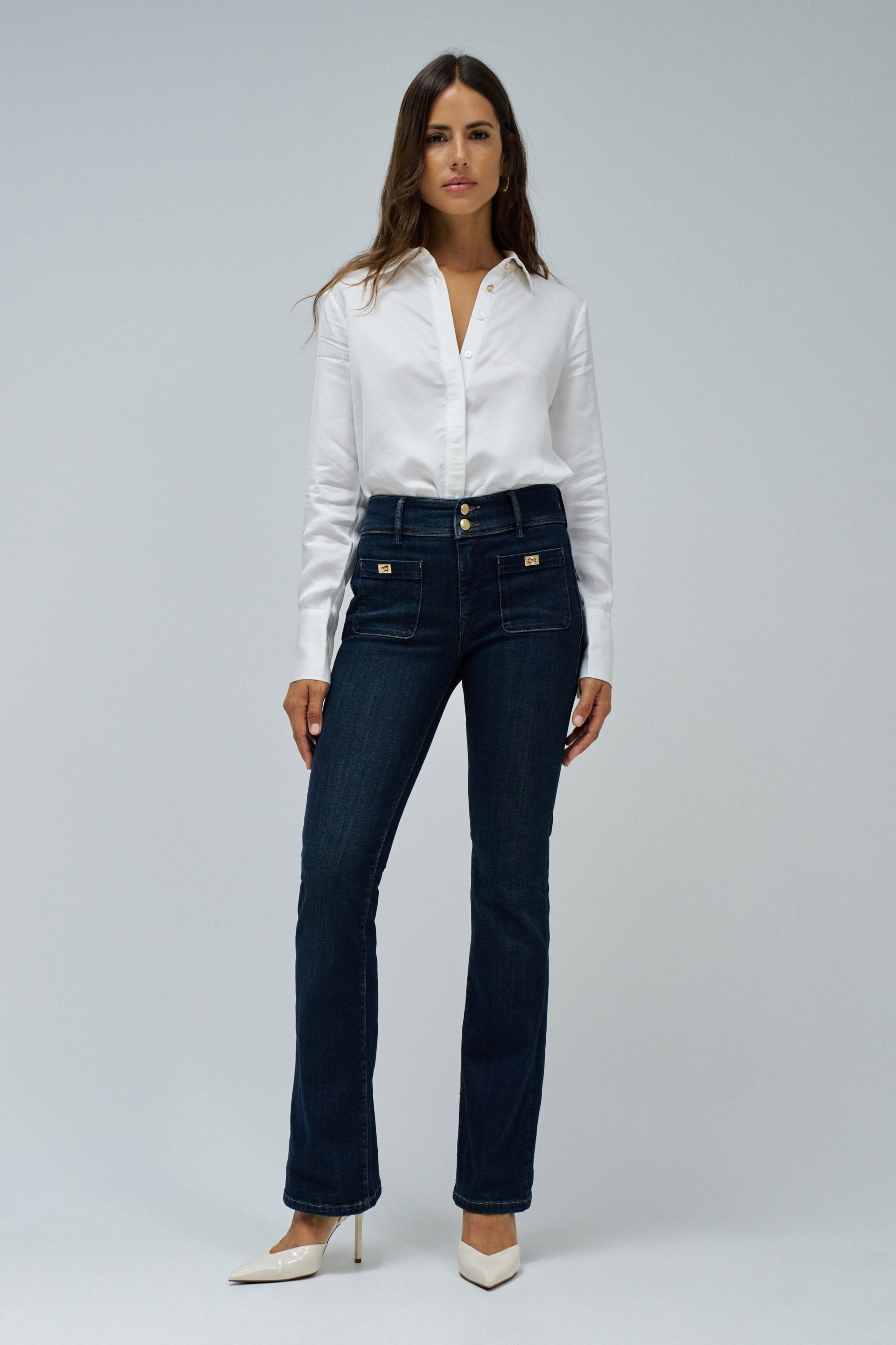 SECRET PUSH IN BOOTCUT JEANS