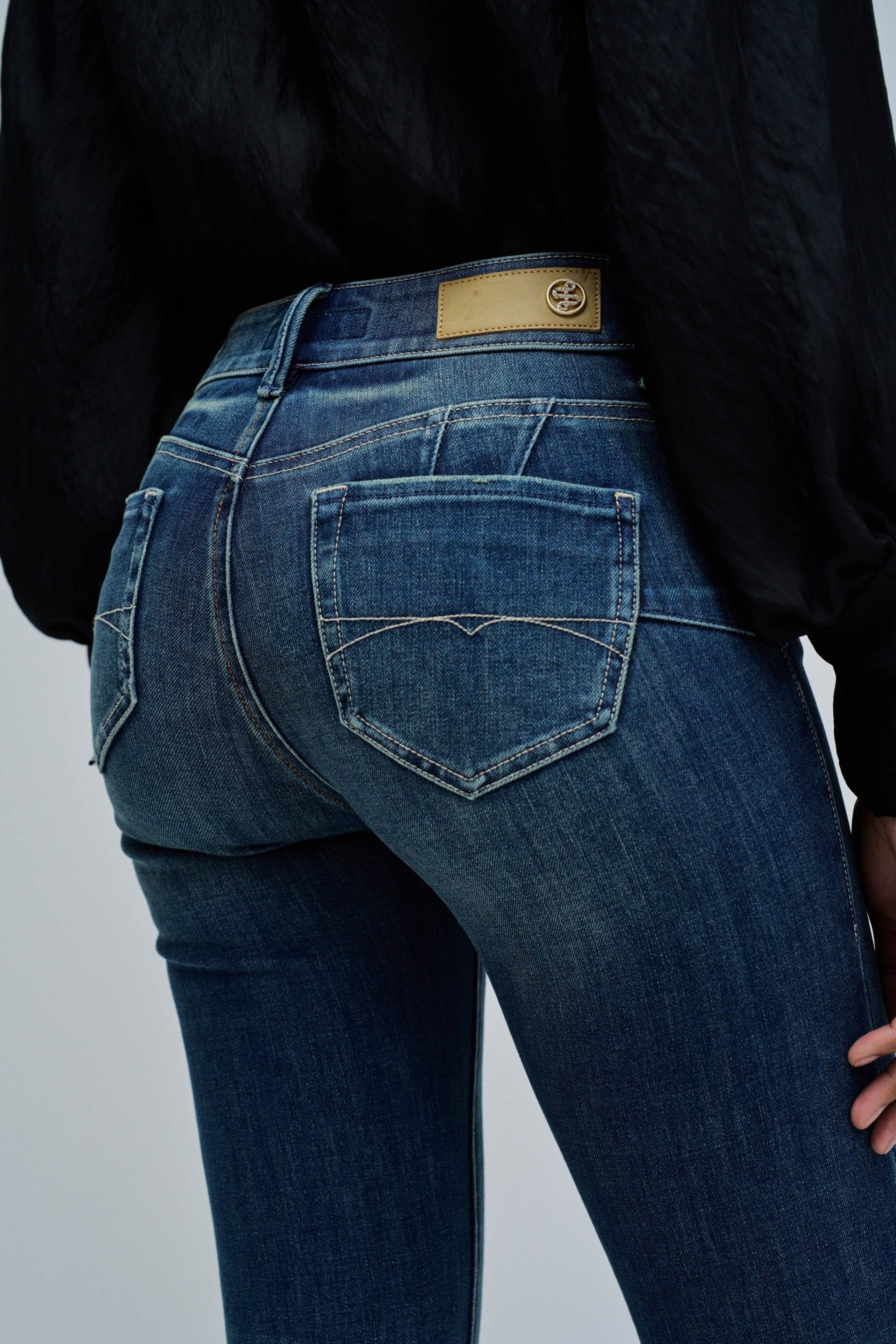 WONDER PUSH UP SKINNY JEANS