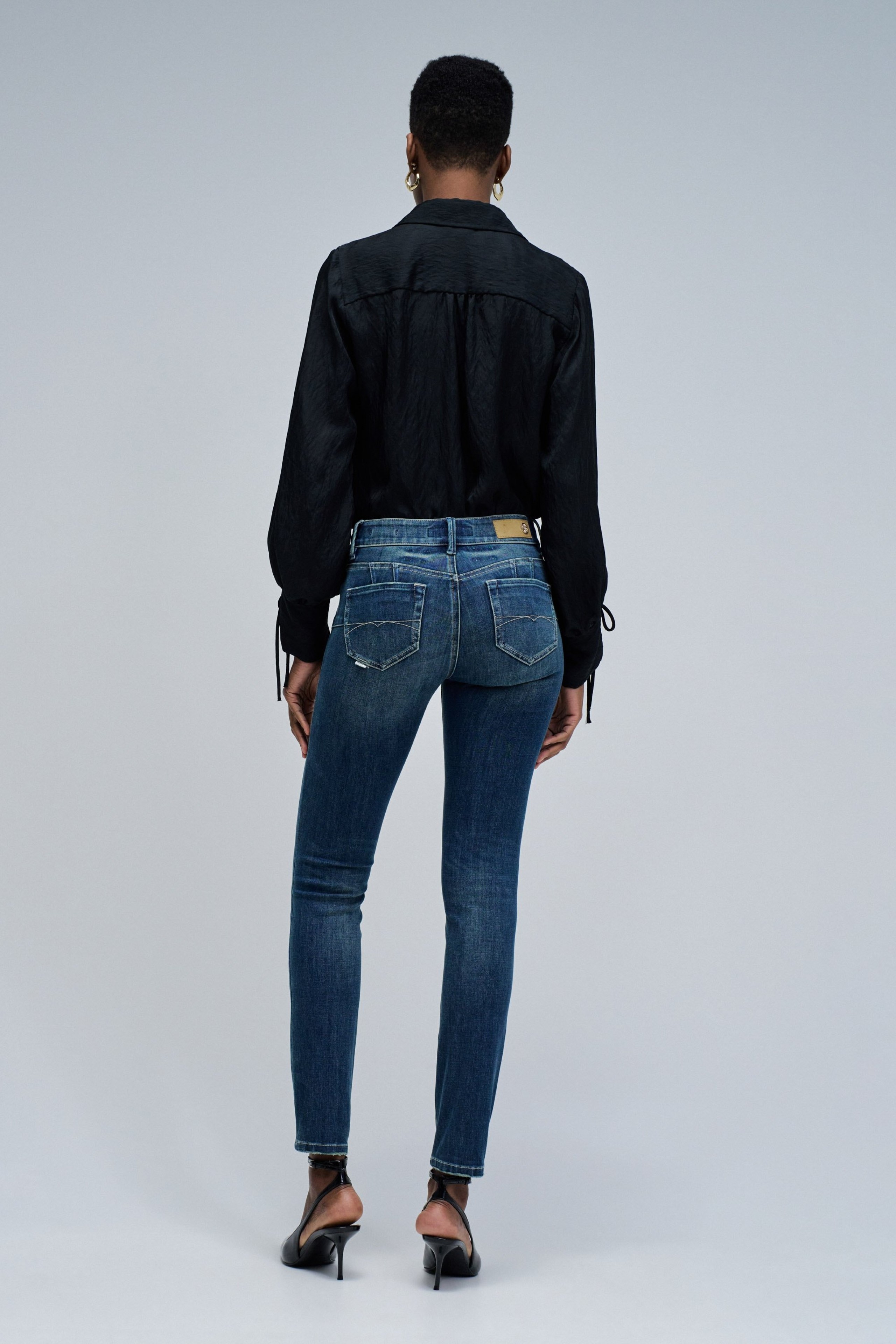 WONDER PUSH UP SKINNY JEANS