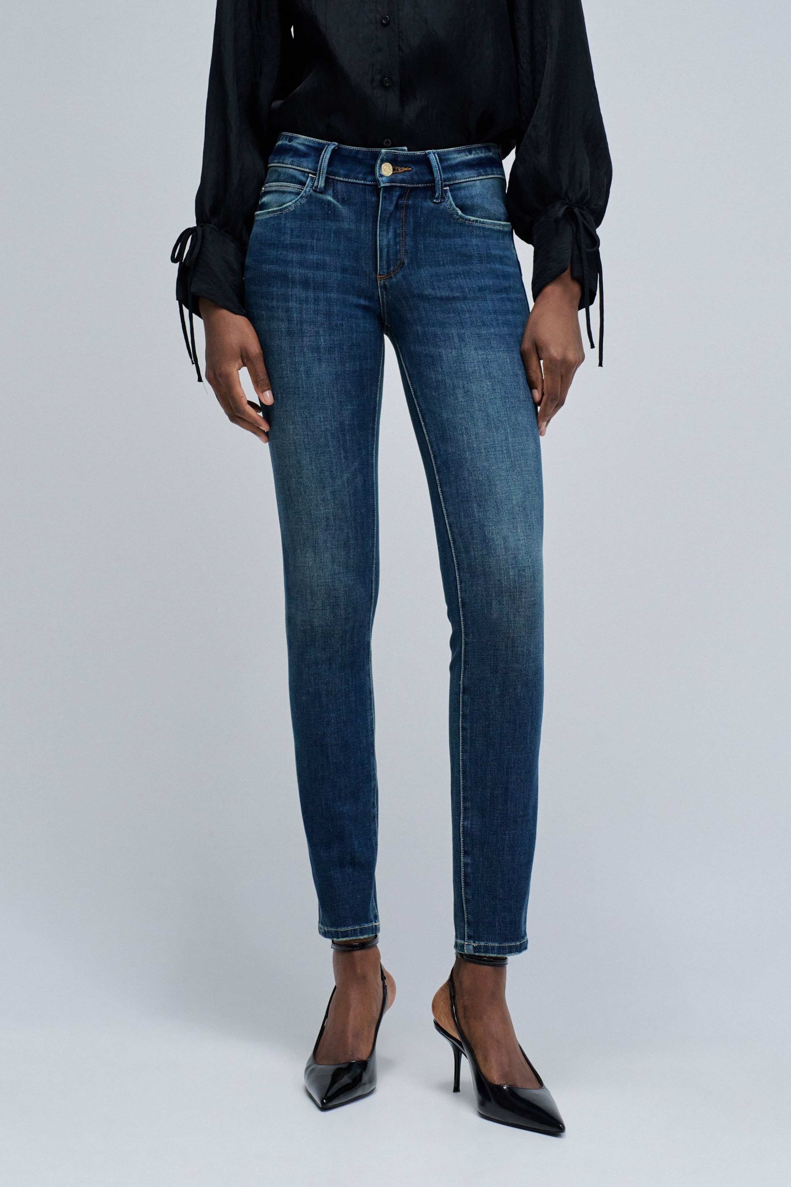 WONDER PUSH UP SKINNY JEANS