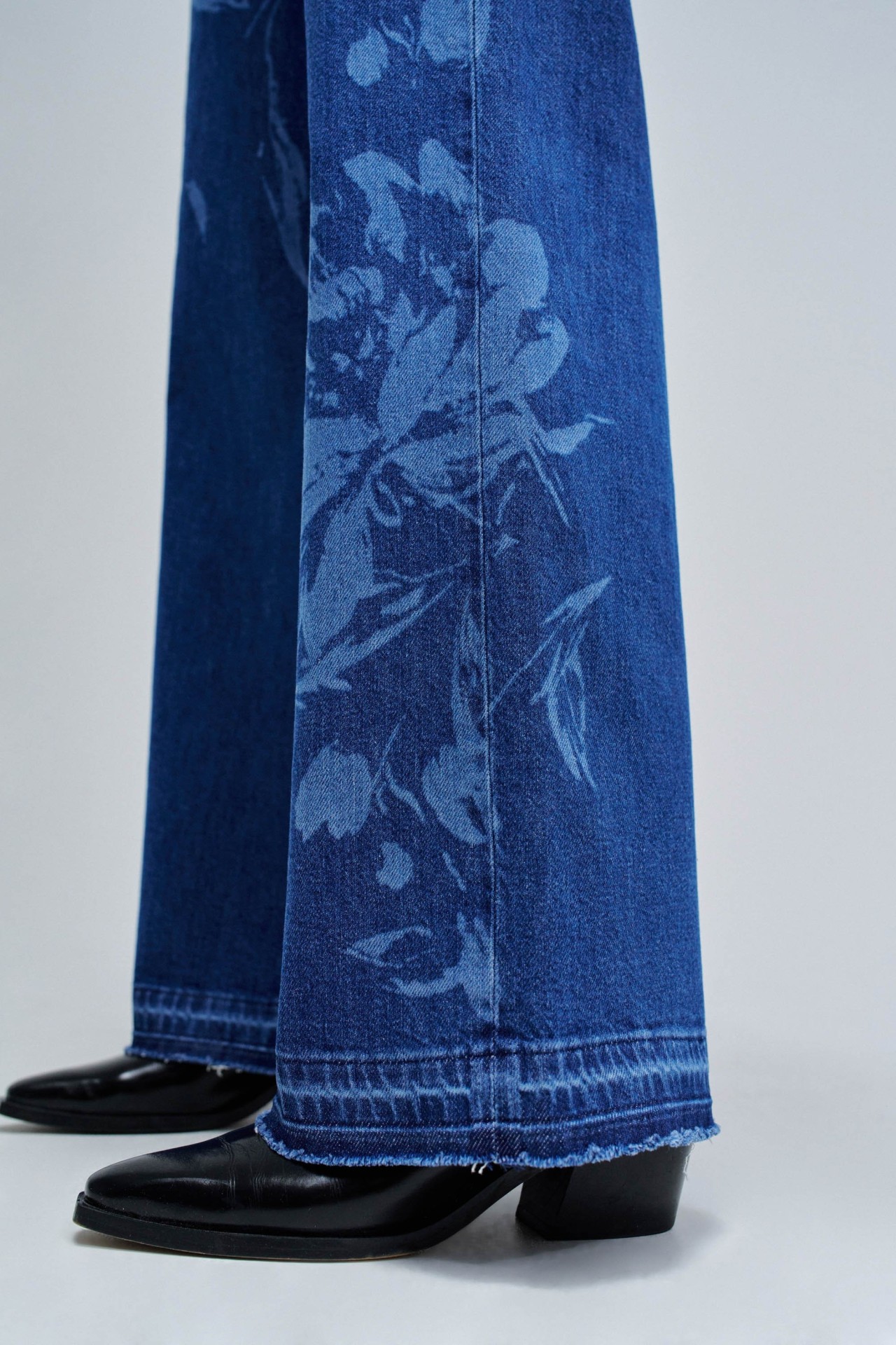 FAITH PUSH IN WIDE JEANS