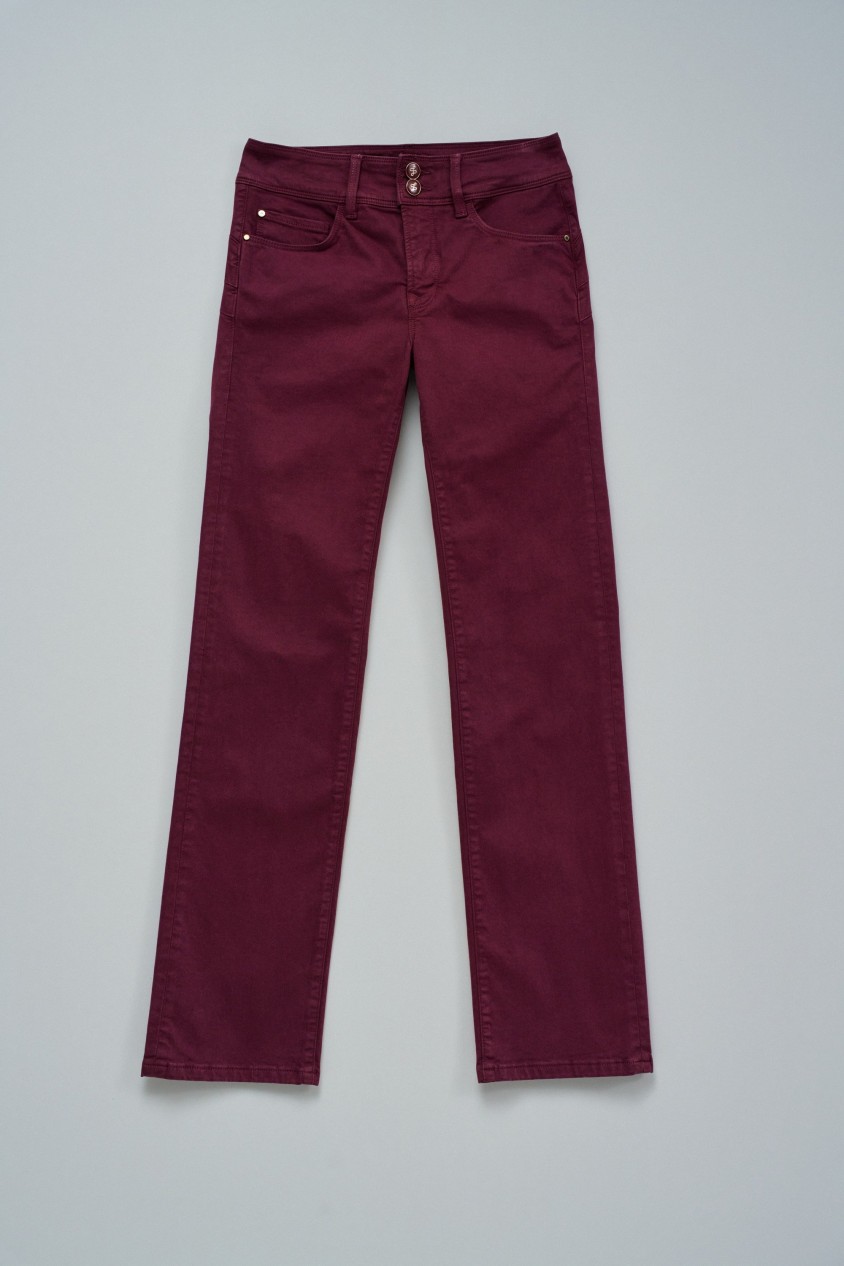 SECRET PUSH IN STRAIGHT JEANS