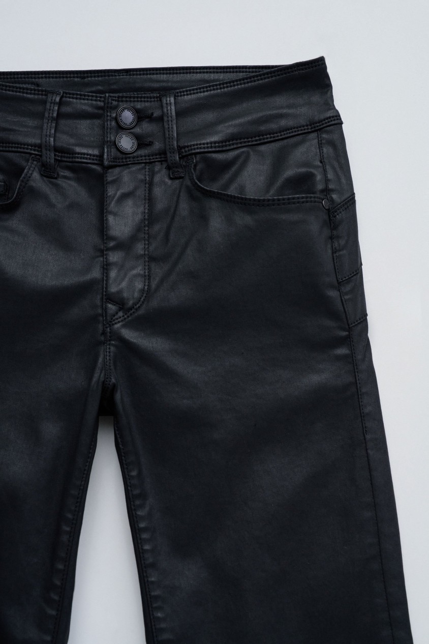 SECRET PUSH IN STRAIGHT IN COATING JEANS