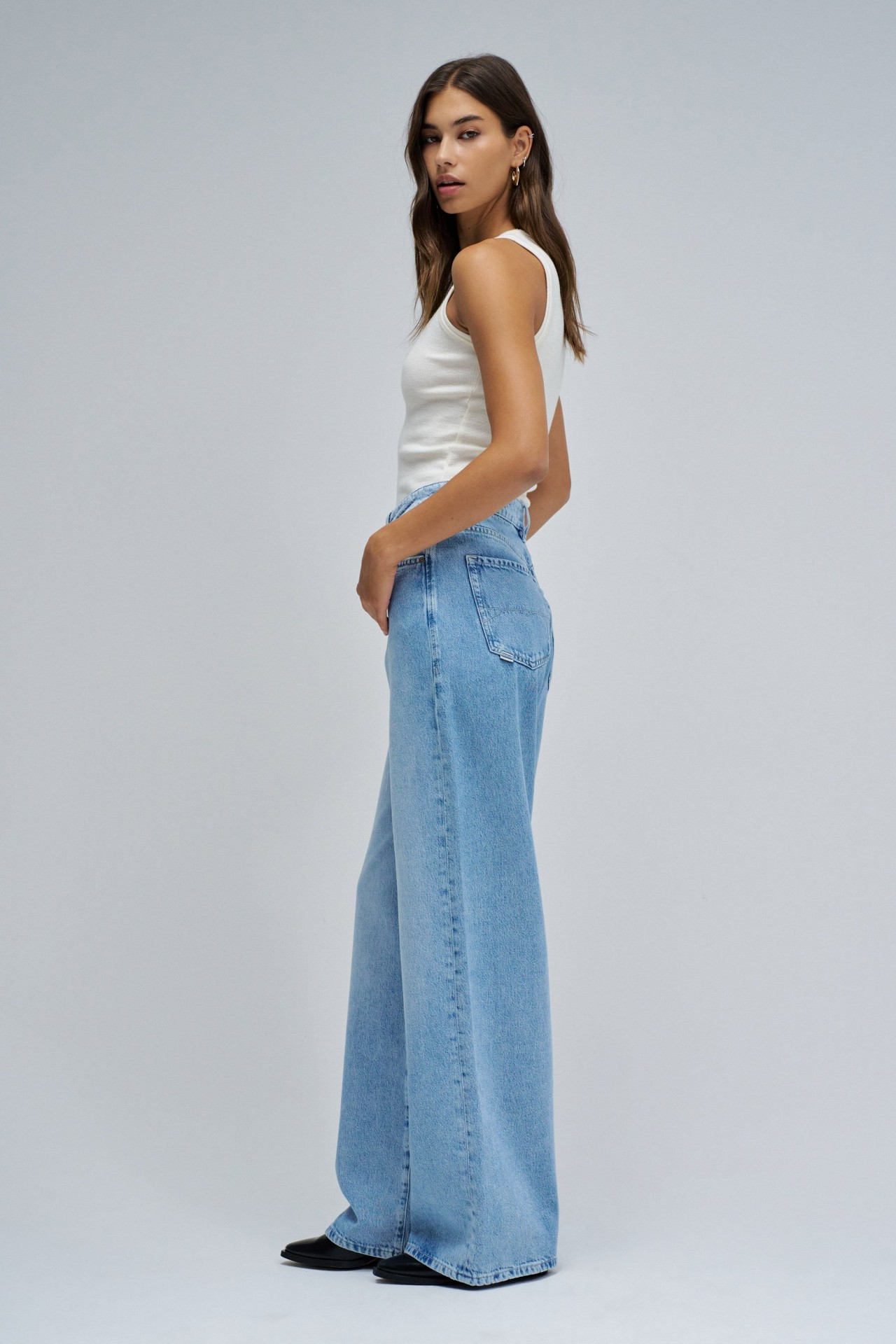 WIDE LEG JEANS