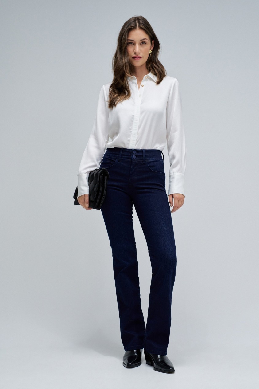 SECRET PUSH IN BOOTCUT JEANS