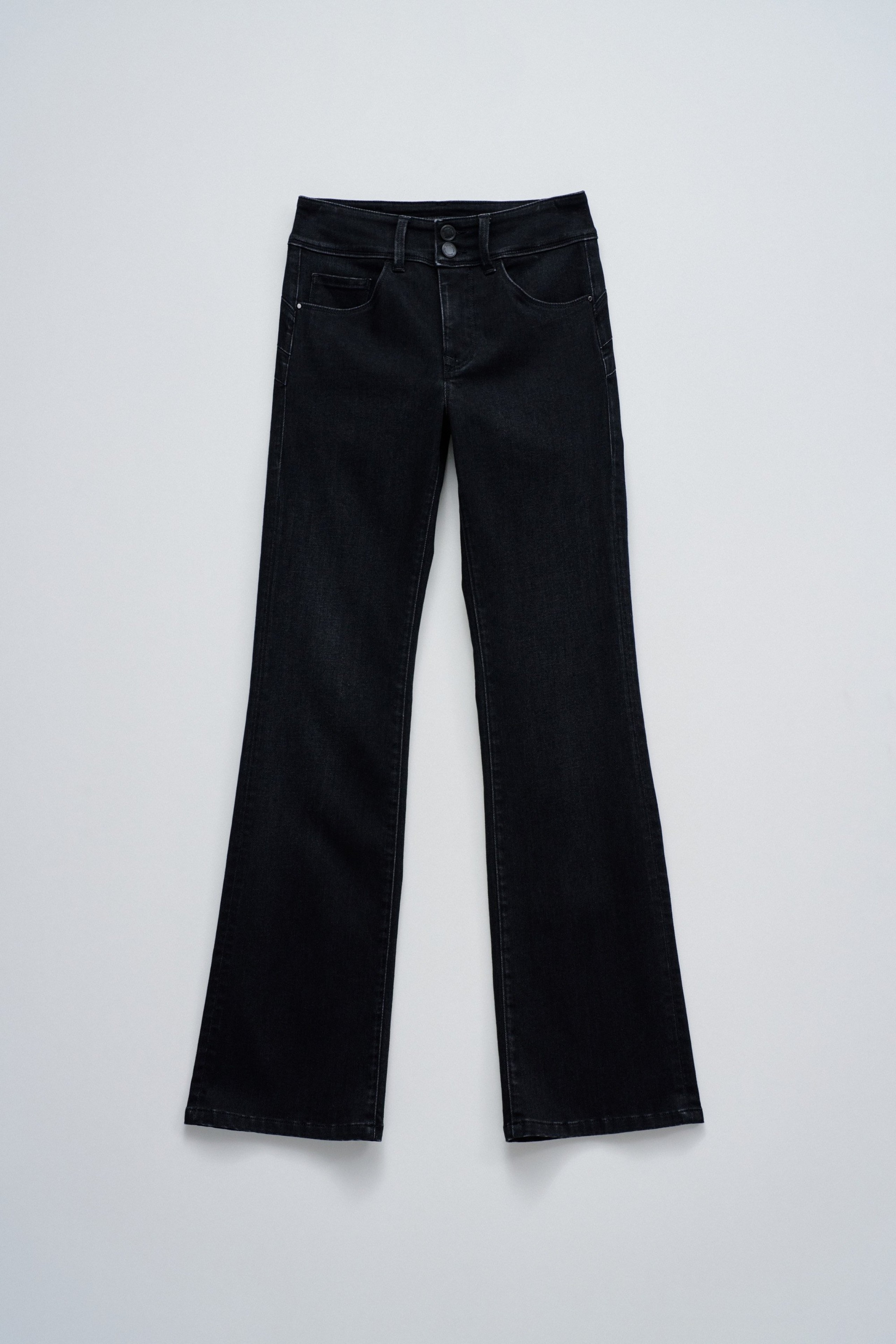 SECRET PUSH IN BOOTCUT JEANS