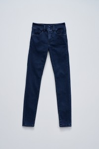 SECRET PUSH IN SKINNY JEANS