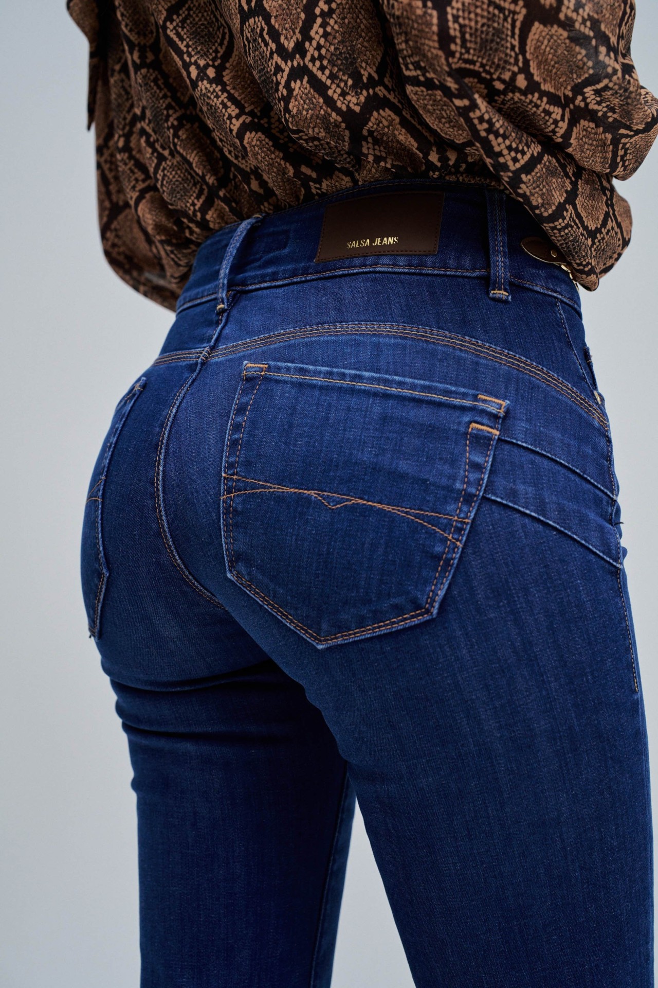 SECRET PUSH IN FLARE STAR CLUB JEANS