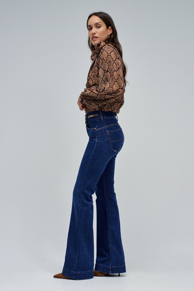 SECRET PUSH IN FLARE STAR CLUB JEANS
