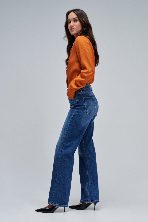 TRUE STRAIGHT JEANS