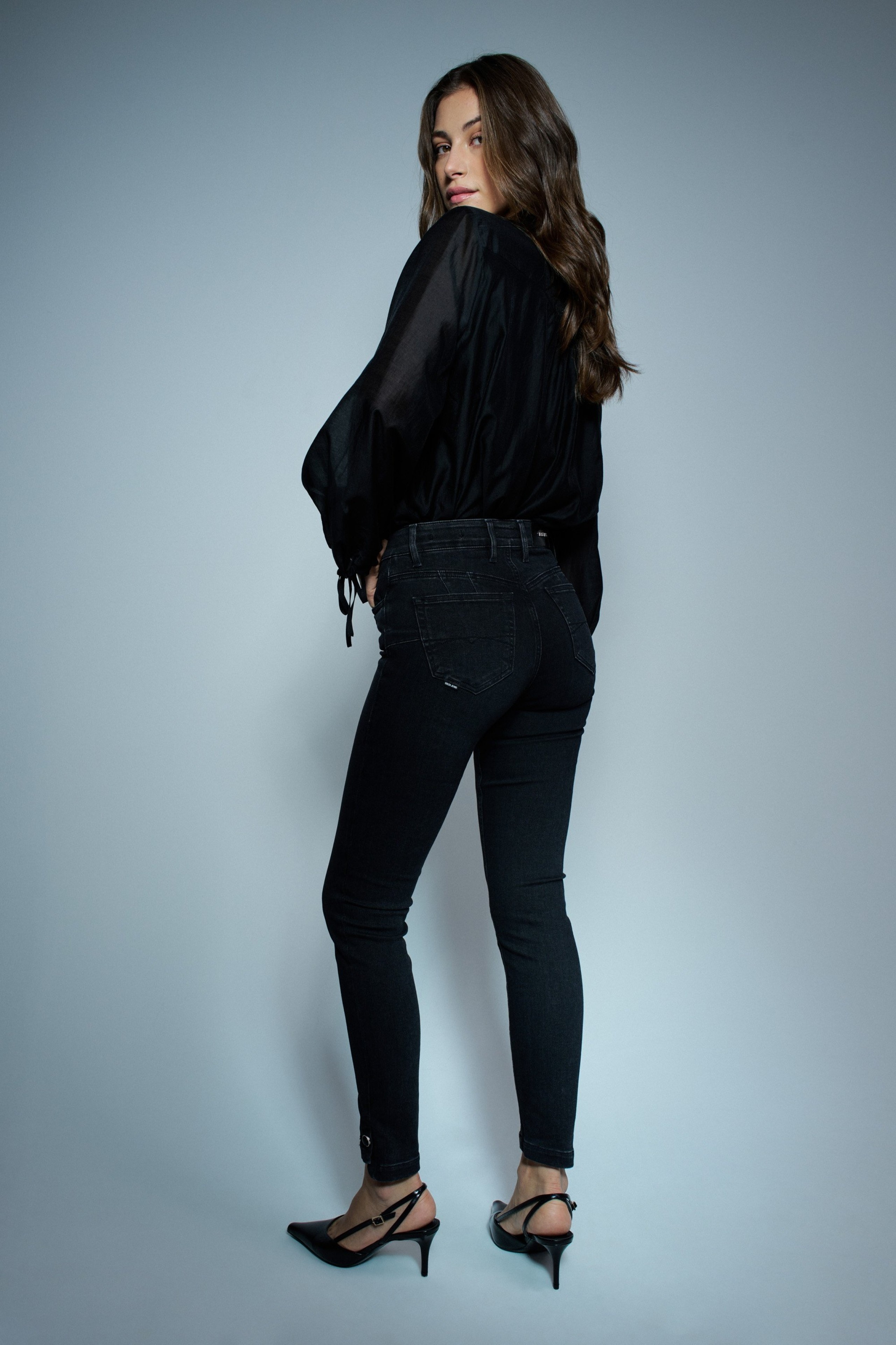 VAQUEROS DESTINY PUSH UP CROPPED SKINNY