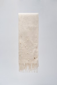 WOOL SCARF WITH PEARLS