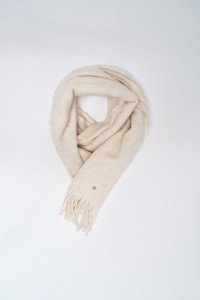 WOOL SCARF WITH PEARLS