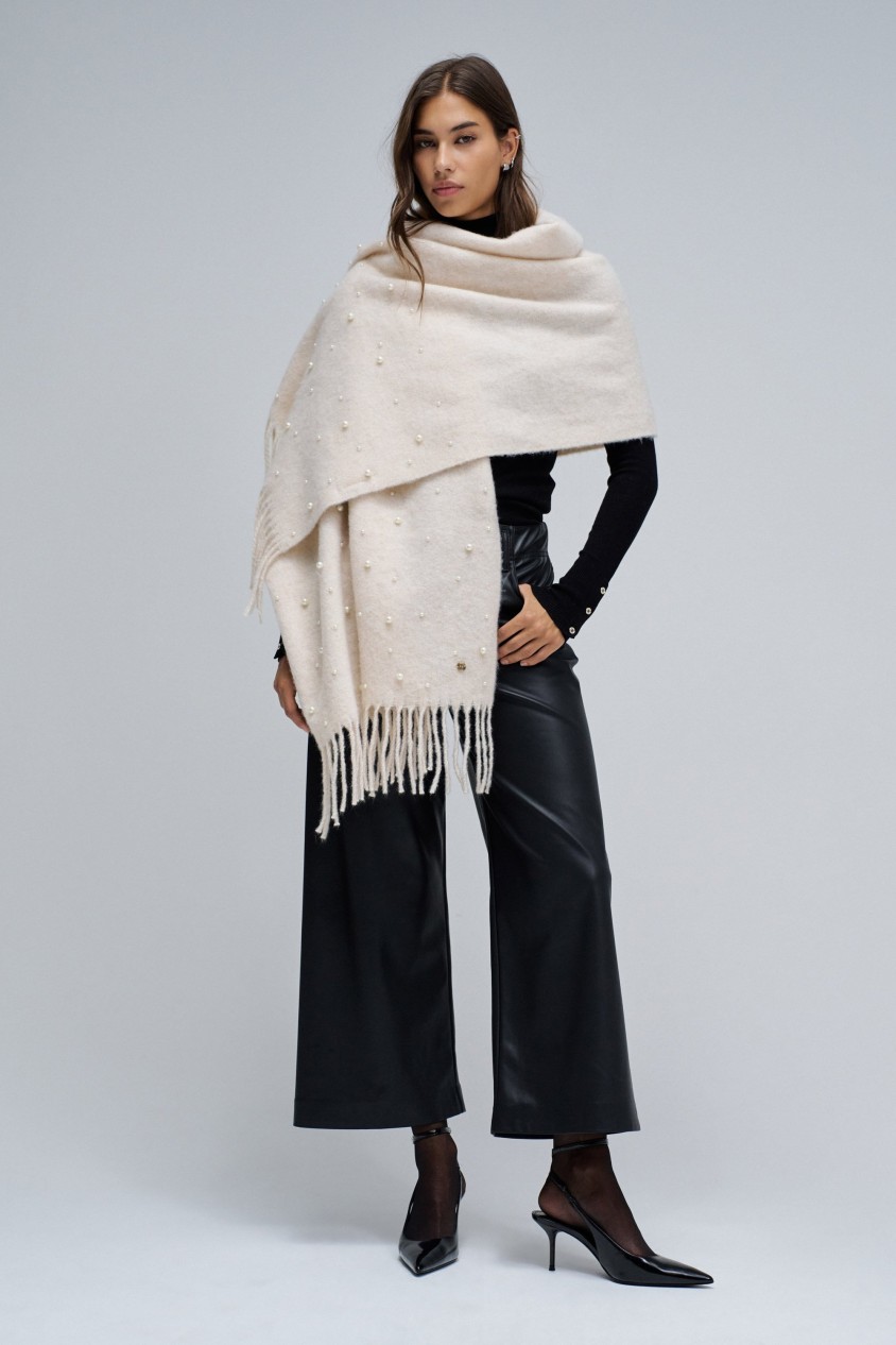 WOLLSCHAL MIT PERLEN