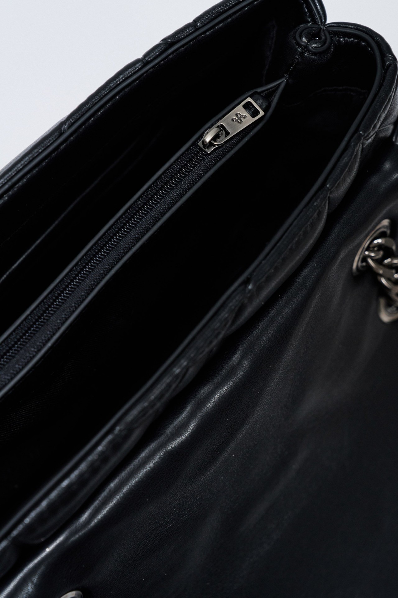 BOLSO ACOLCHADO EFECTO PIEL