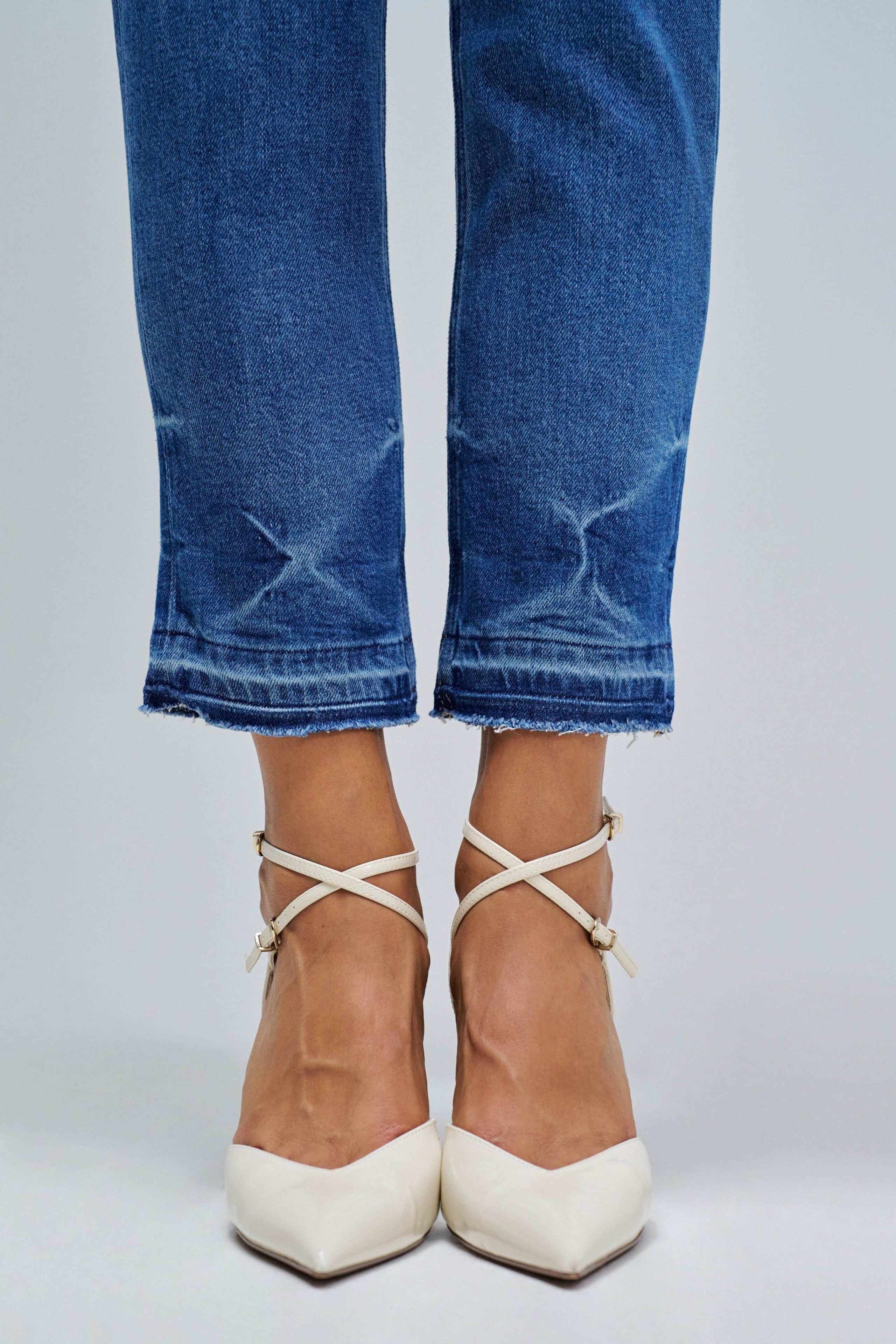 TRUE CROPPED SLIM JEANS