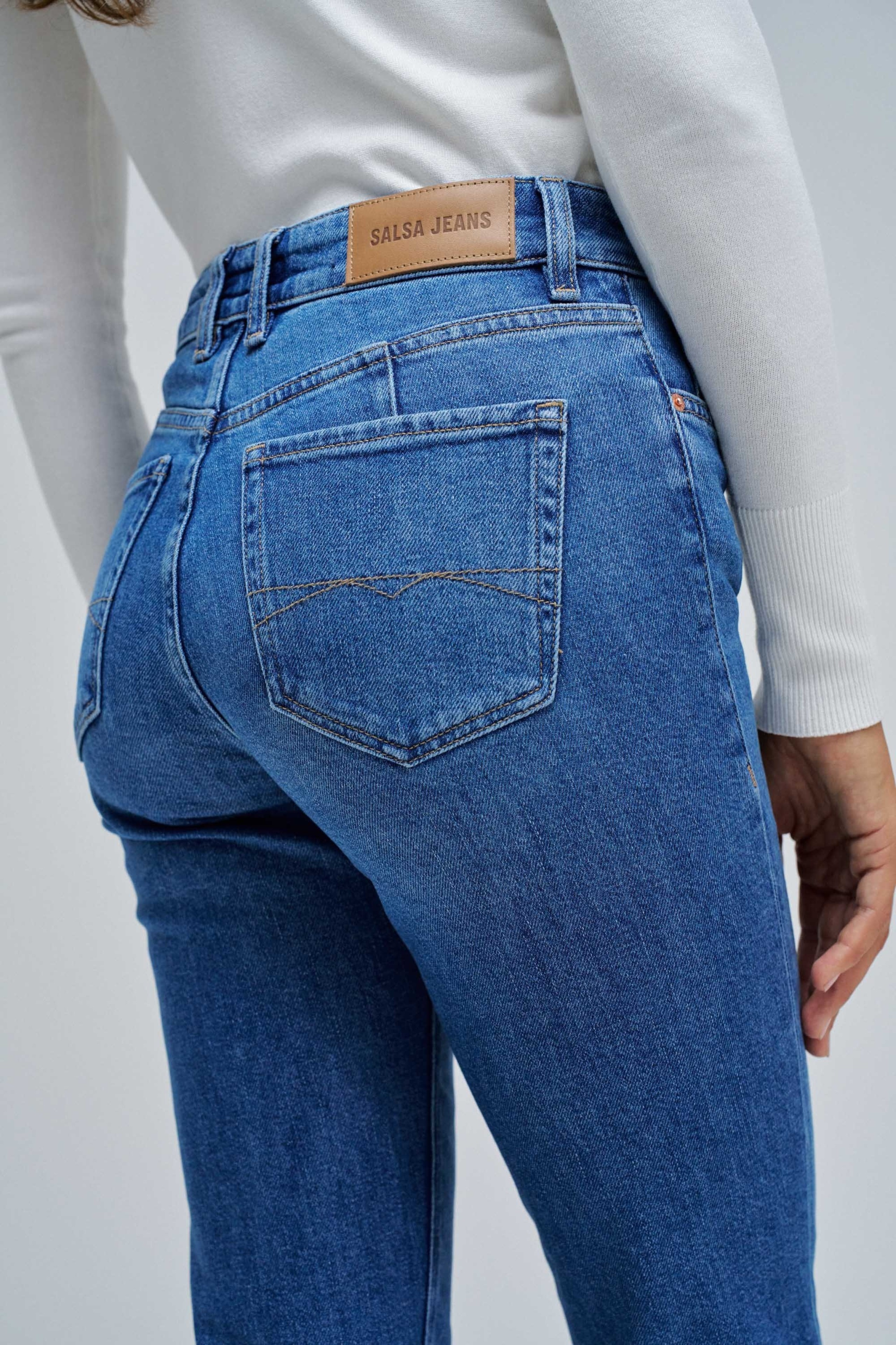 TRUE CROPPED SLIM JEANS
