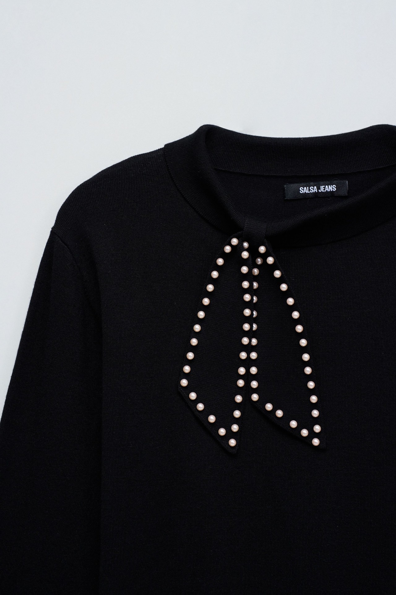 KNIT SWEATER WITH BOW