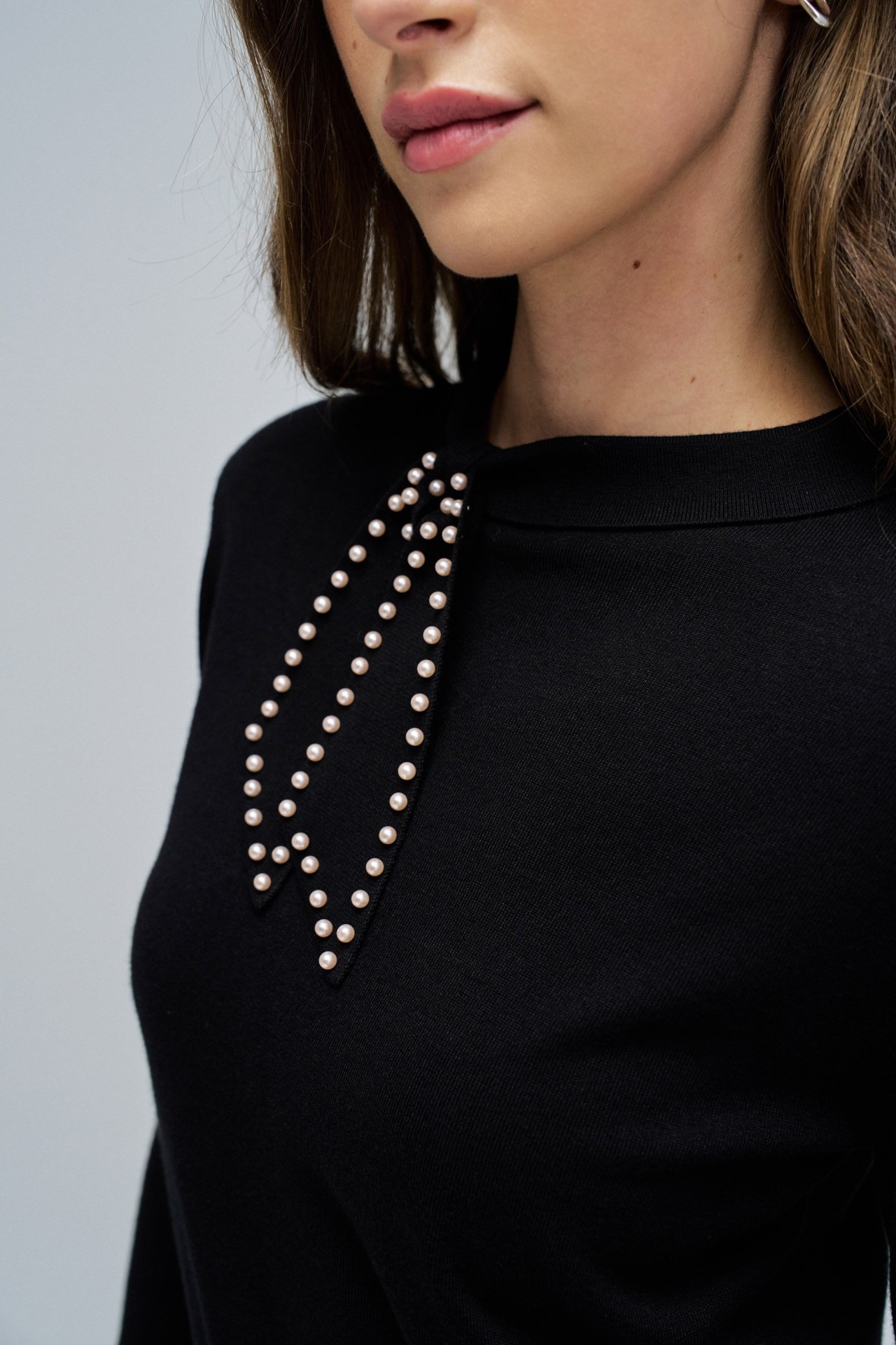 KNIT SWEATER WITH BOW