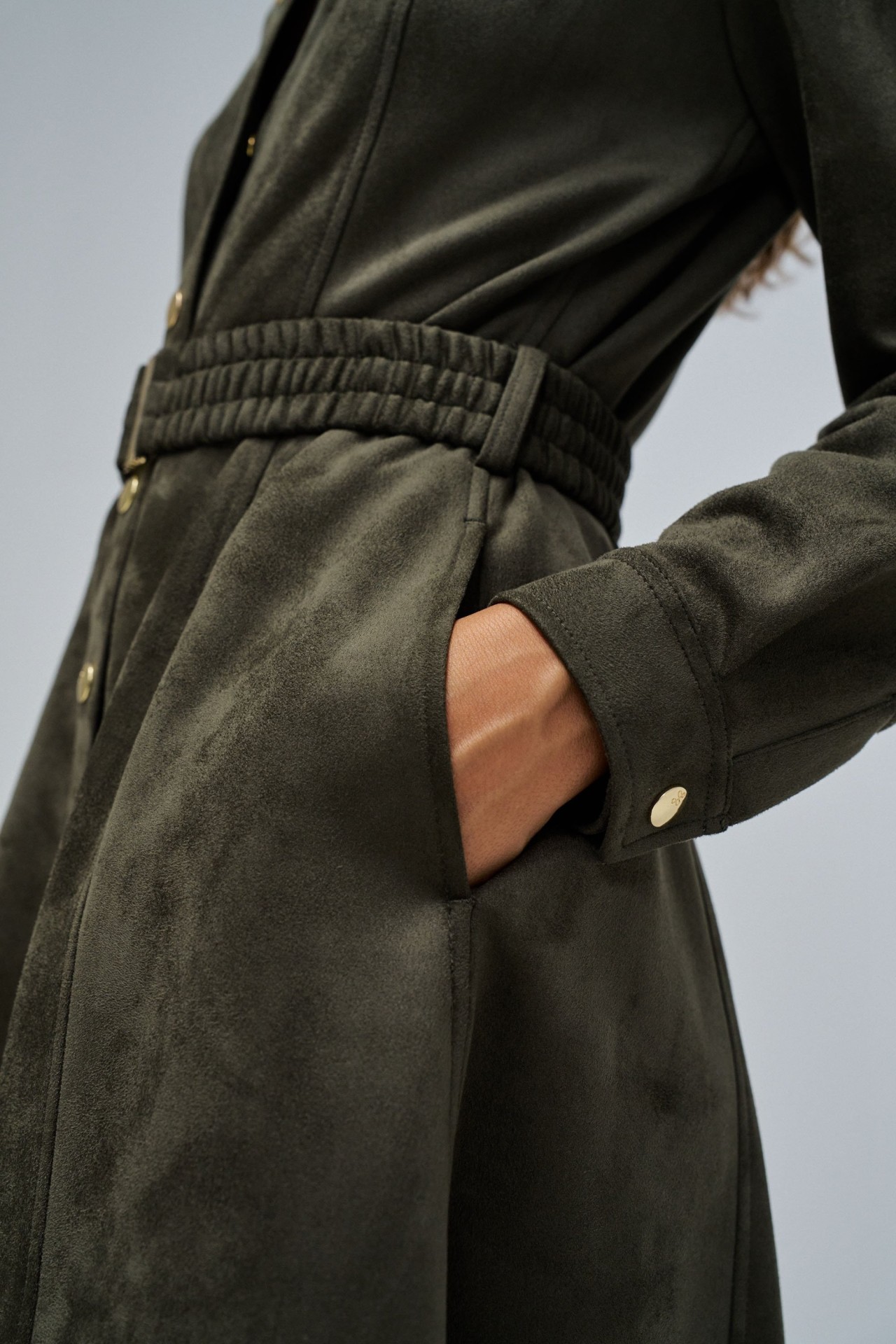 VESTIDO MIDI EM SUEDE