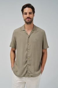 CAMISA EM DENIM LEVE