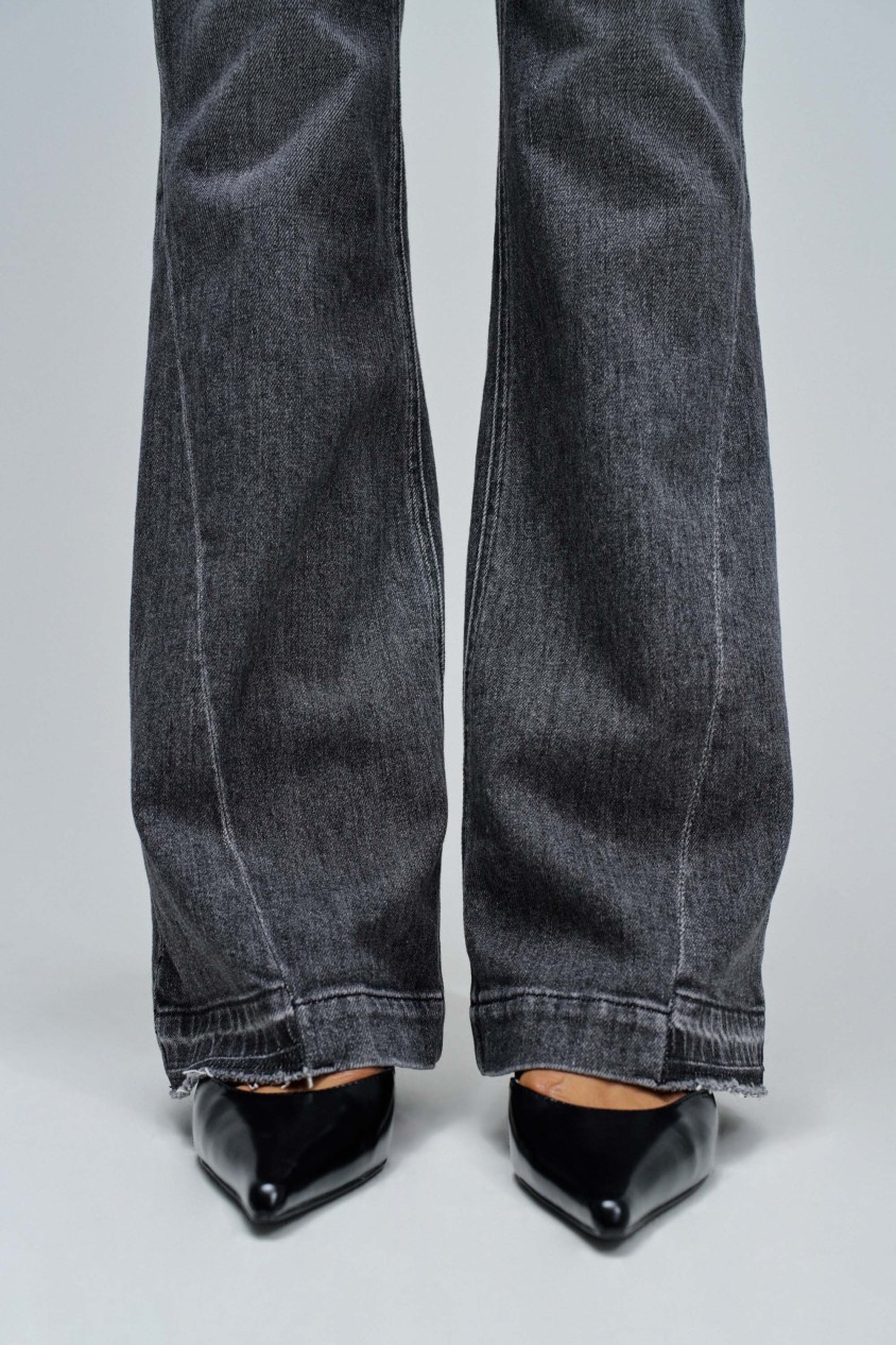 FAITH PUSH IN FLARE JEANS