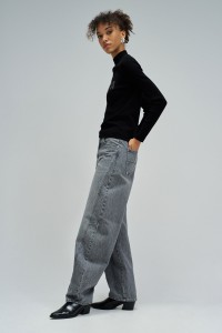 RIBBED KNIT SWEATER WITH BRANDING