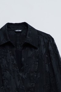 BLUSA COM JACQUARD BLUSA COM JACQUARD