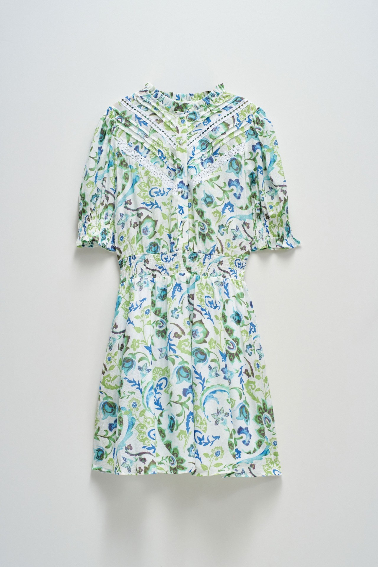 VESTIDO CURTO COM ESTAMPADO FLORAL