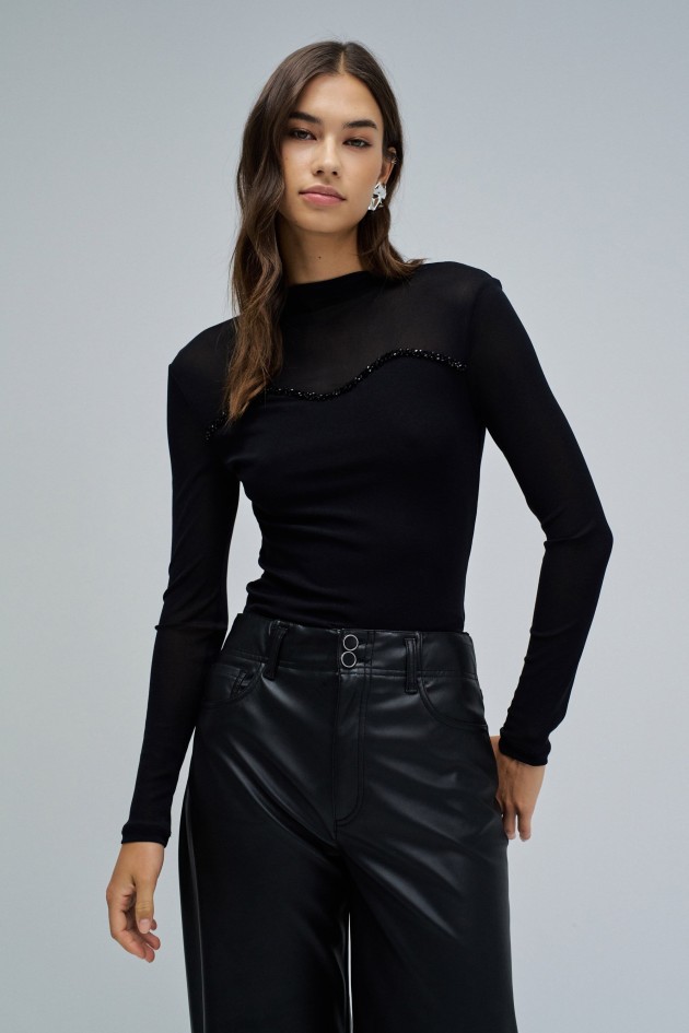 CAMISOLA EM TULE