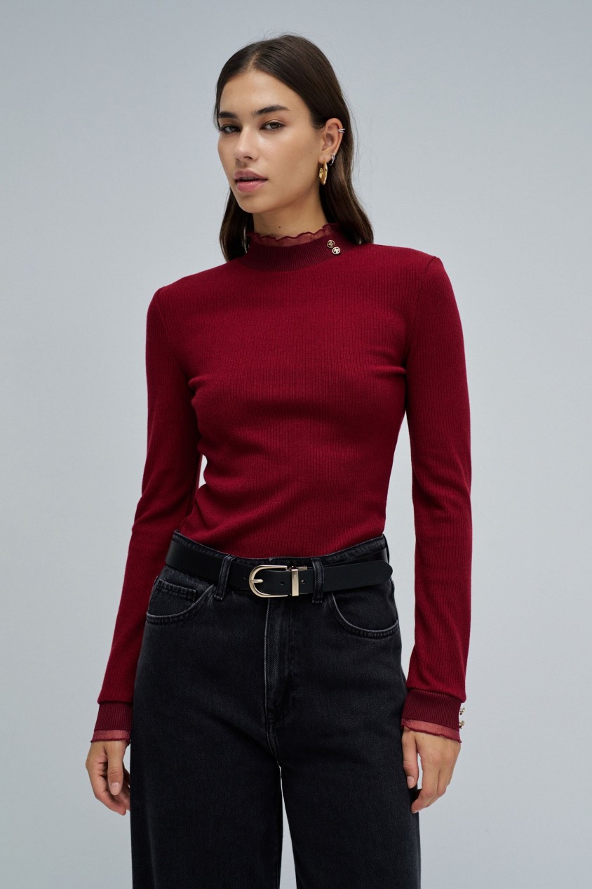 CAMISOLA DE MALHA COM GOLA EM TULE