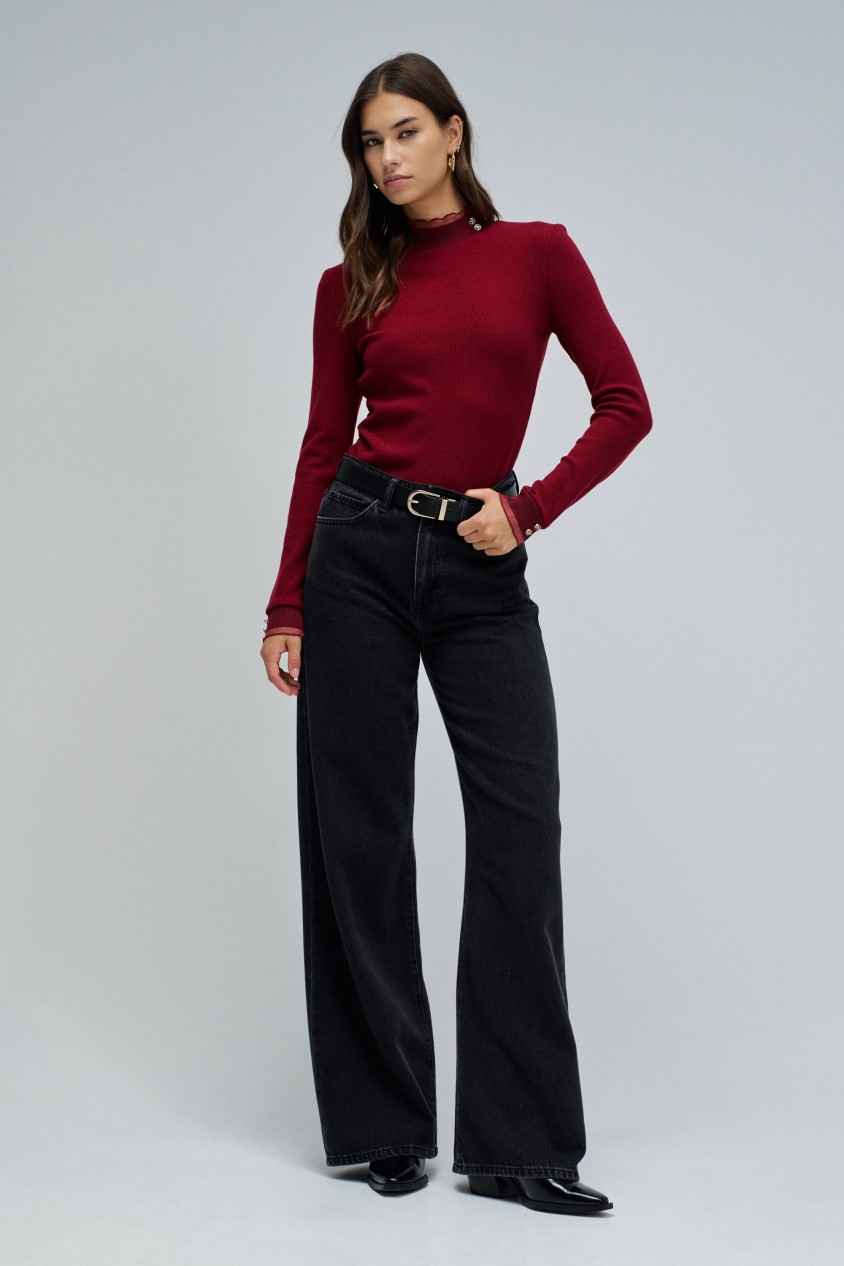 CAMISOLA DE MALHA COM GOLA EM TULE