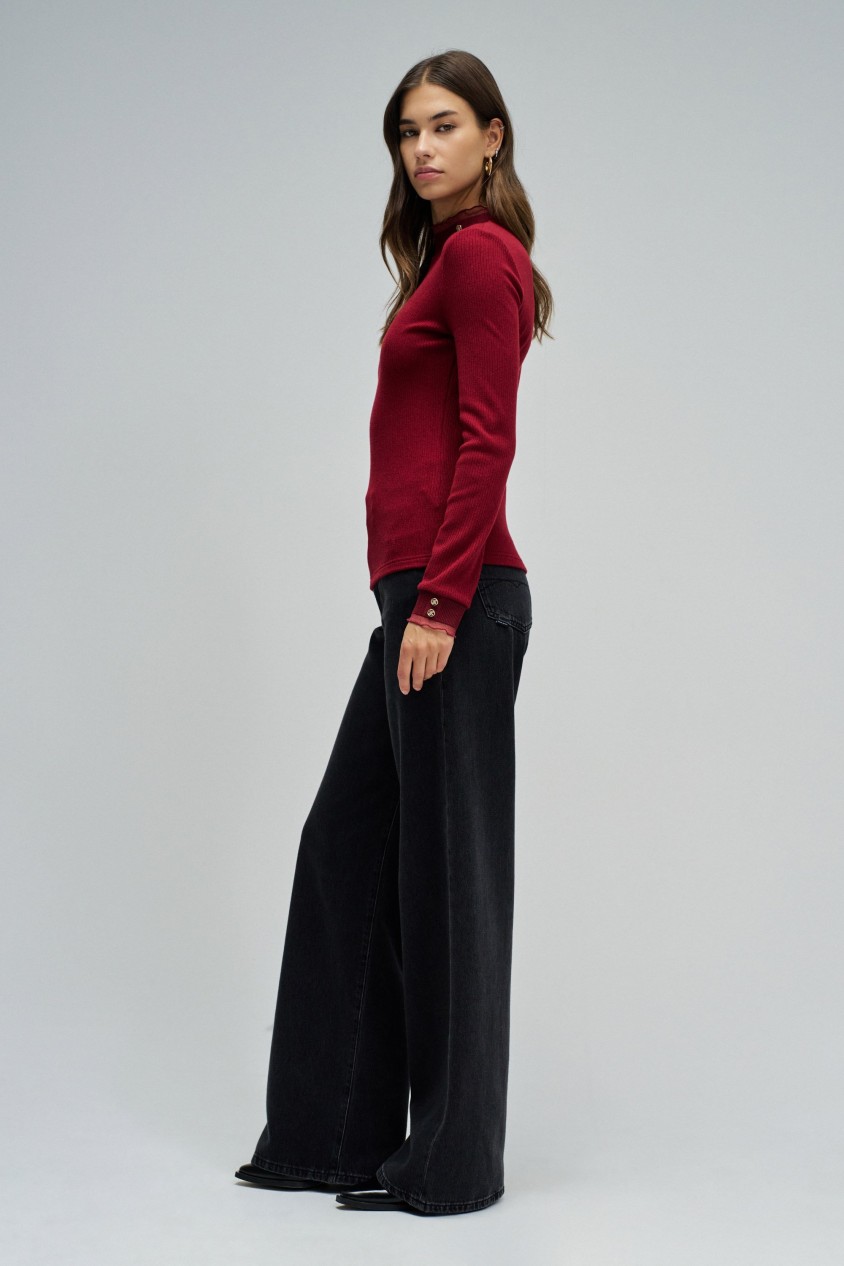 CAMISOLA DE MALHA COM GOLA EM TULE