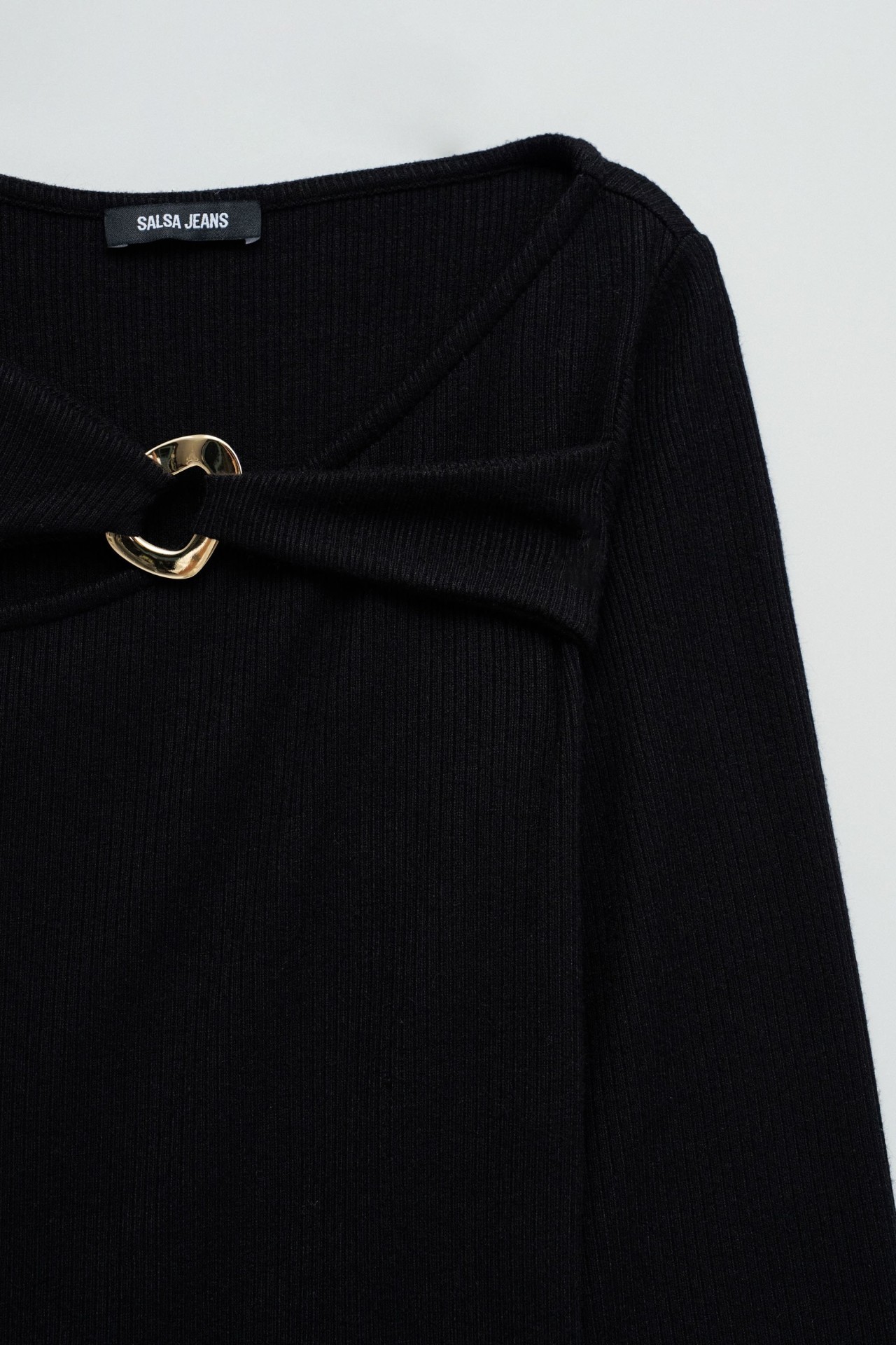 PULL EN MAILLE CTELE