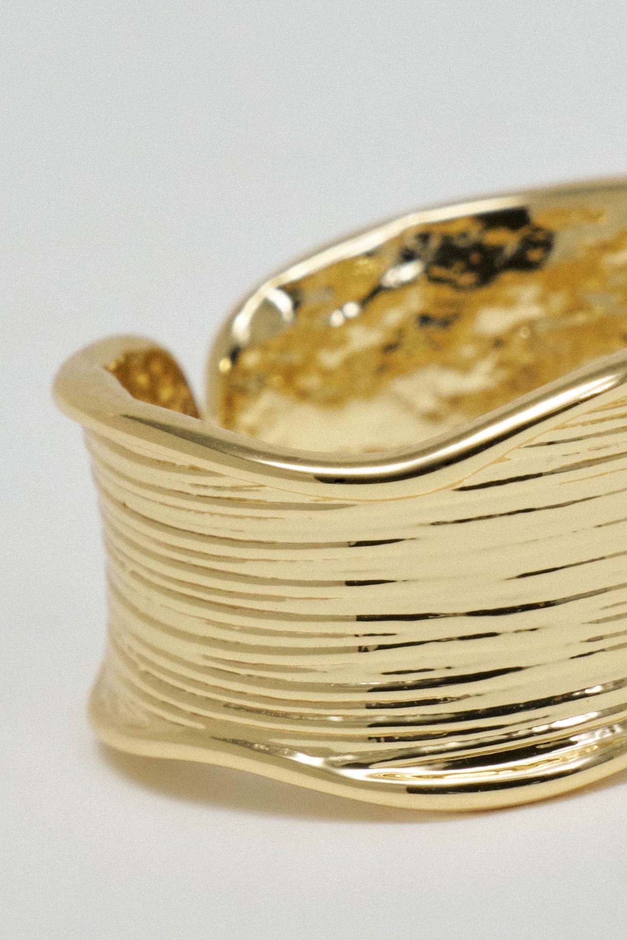 BAGUE AJUSTABLE AVEC TEXTURE